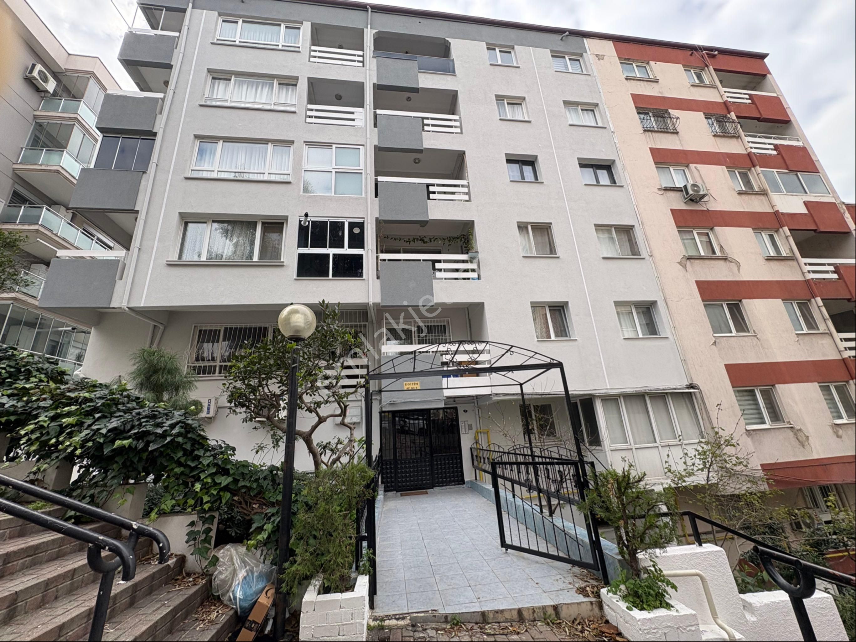 Göztepe Türk Koleji Karşısında Deniz Manzaralı 3+1 Kiralık Daire