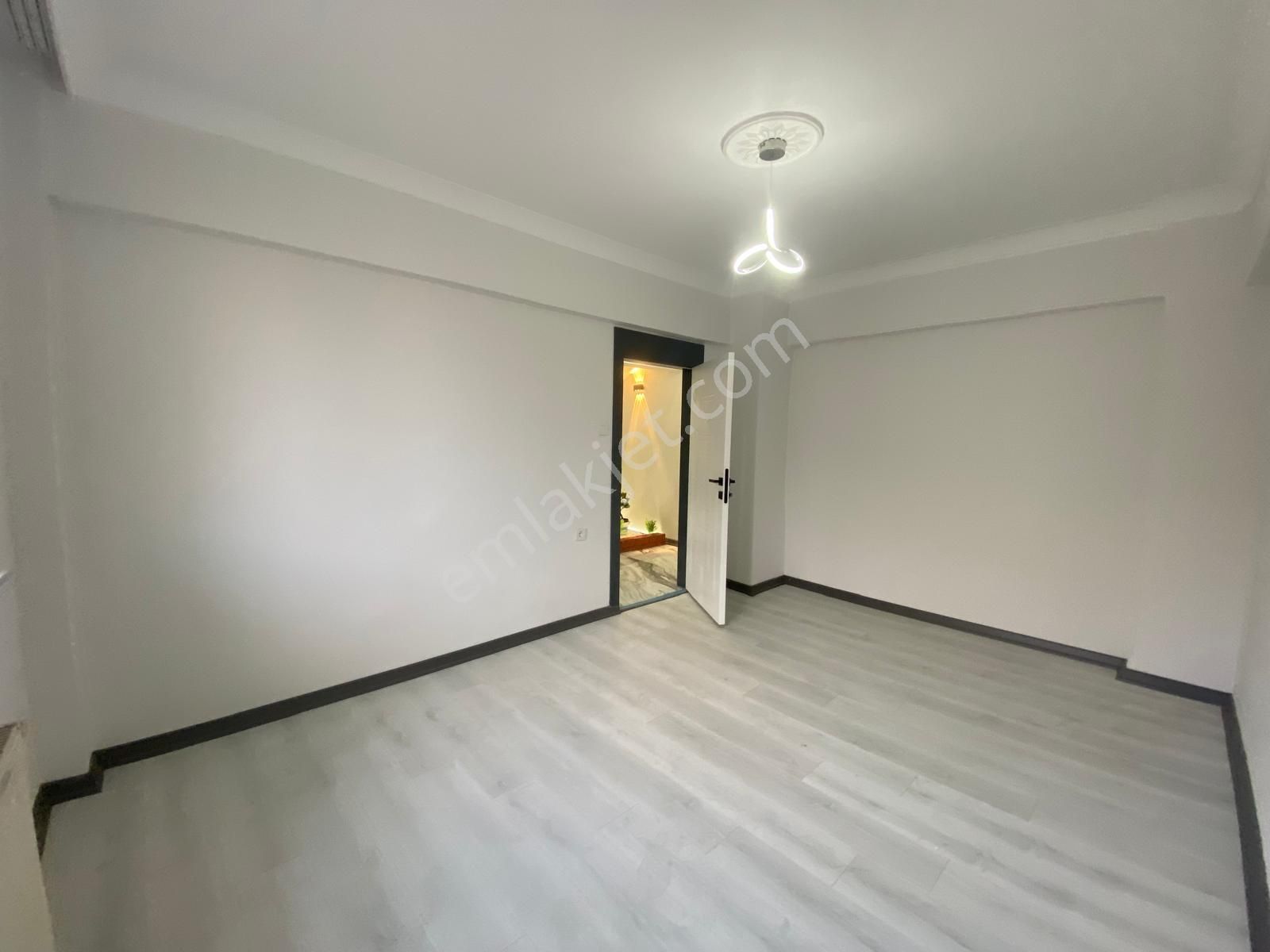 Koza Emlaktan Akşemsettin Mahalesinde Caddeye Yakın Lüxx Yapılı 4+1 Teras Daire - Görsel 17