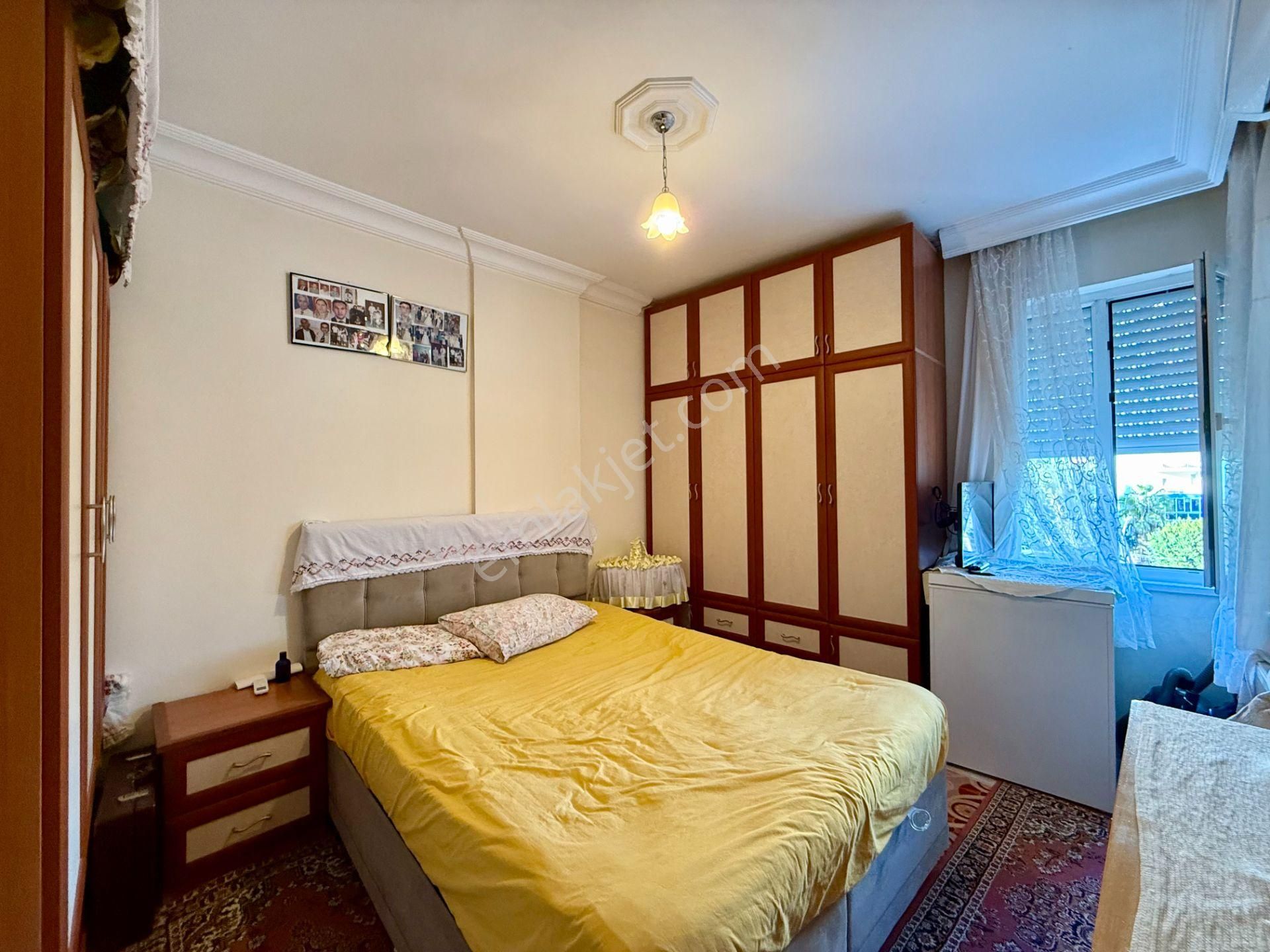 Yenidoğanda Site İçerisinde 2+1 Ayrı Mutfaklı Doğalgazlı Asansörlü Daire - Görsel 14