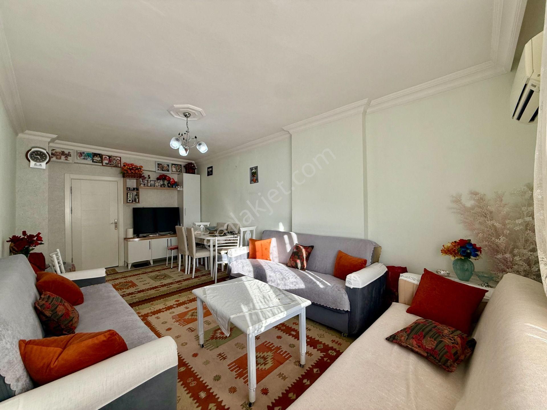 Yenidoğanda Site İçerisinde 2+1 Ayrı Mutfaklı Doğalgazlı Asansörlü Daire - Görsel 3