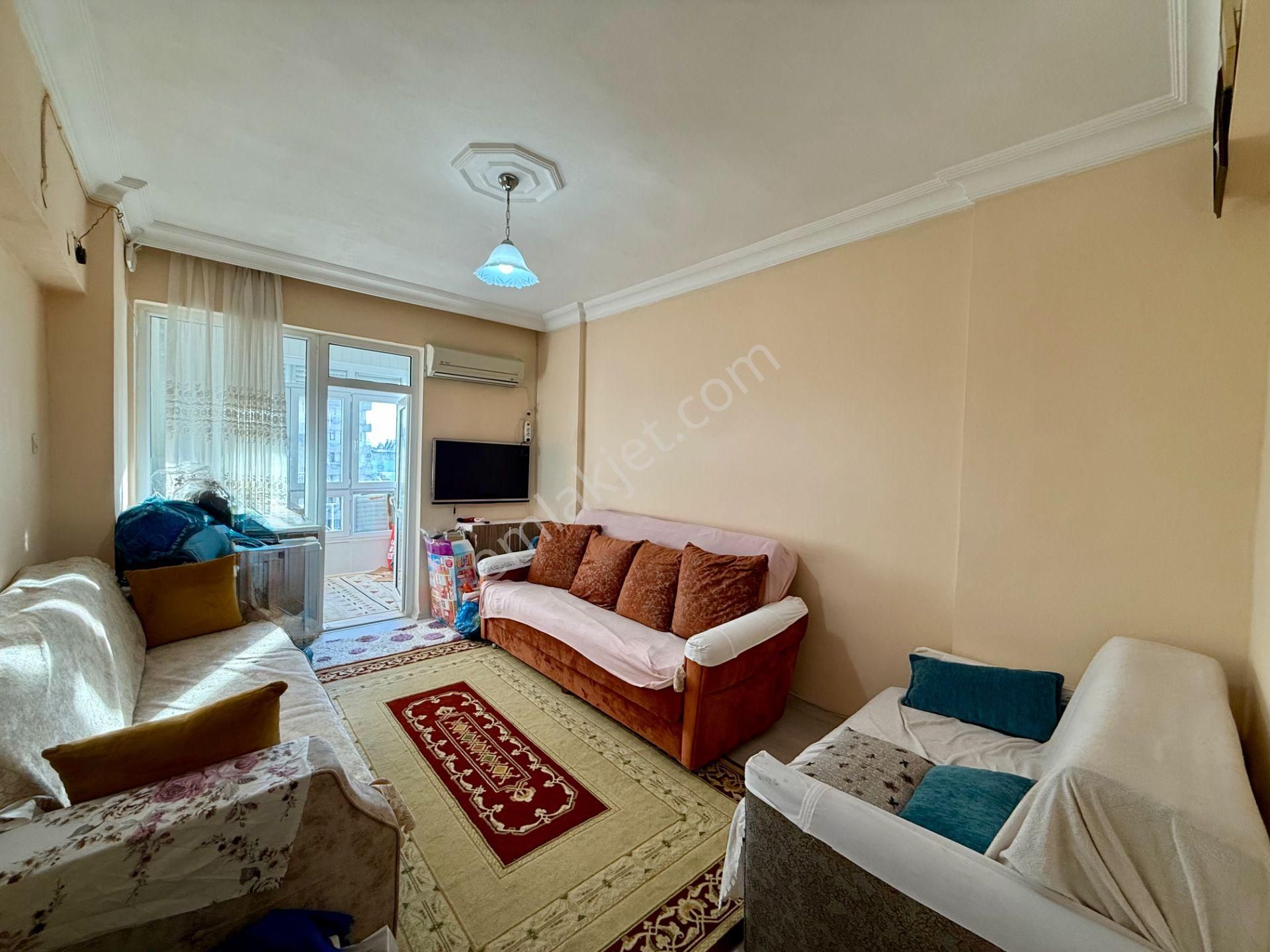 Yenidoğanda Site İçerisinde 2+1 Ayrı Mutfaklı Doğalgazlı Asansörlü Daire - Görsel 6