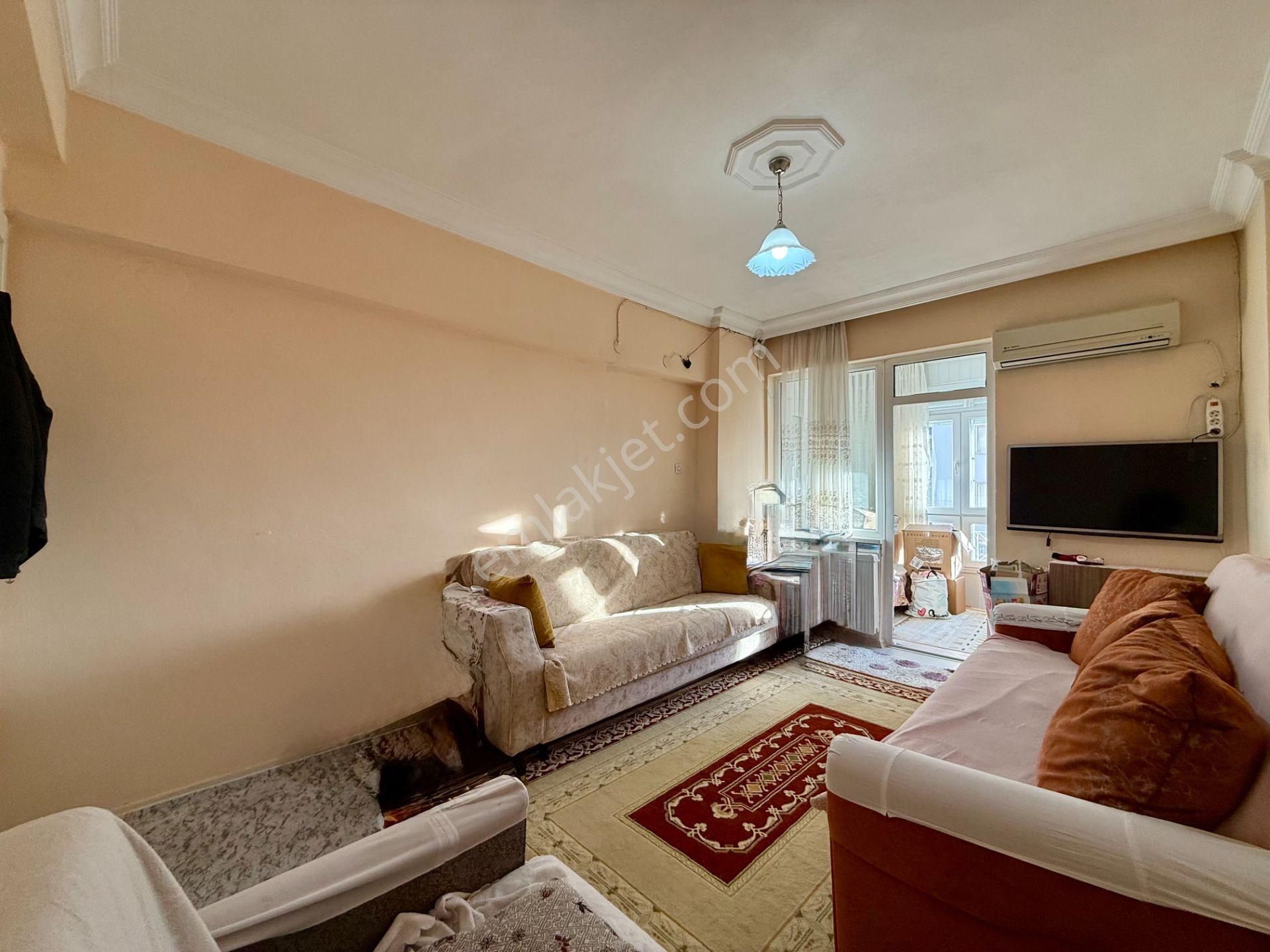 Yenidoğanda Site İçerisinde 2+1 Ayrı Mutfaklı Doğalgazlı Asansörlü Daire - Görsel 7