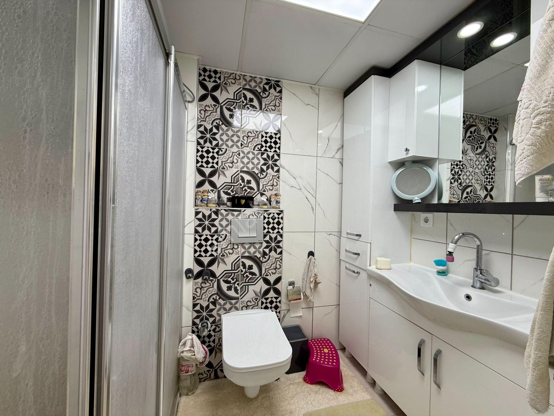 Yenidoğanda Site İçerisinde 2+1 Ayrı Mutfaklı Doğalgazlı Asansörlü Daire - Görsel 17