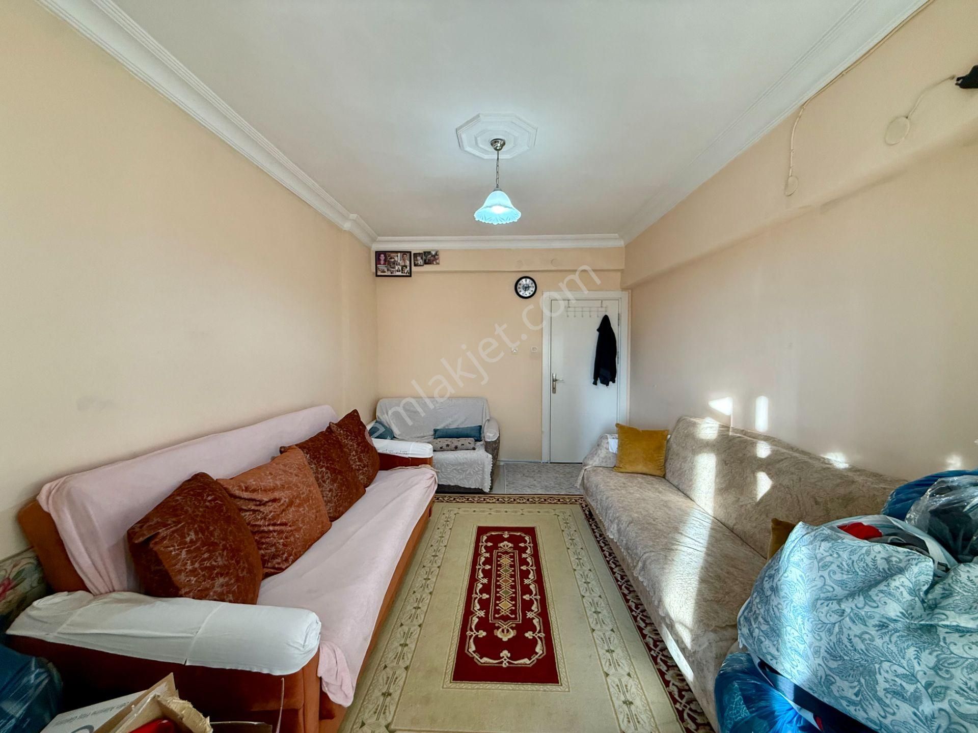 Yenidoğanda Site İçerisinde 2+1 Ayrı Mutfaklı Doğalgazlı Asansörlü Daire - Görsel 8