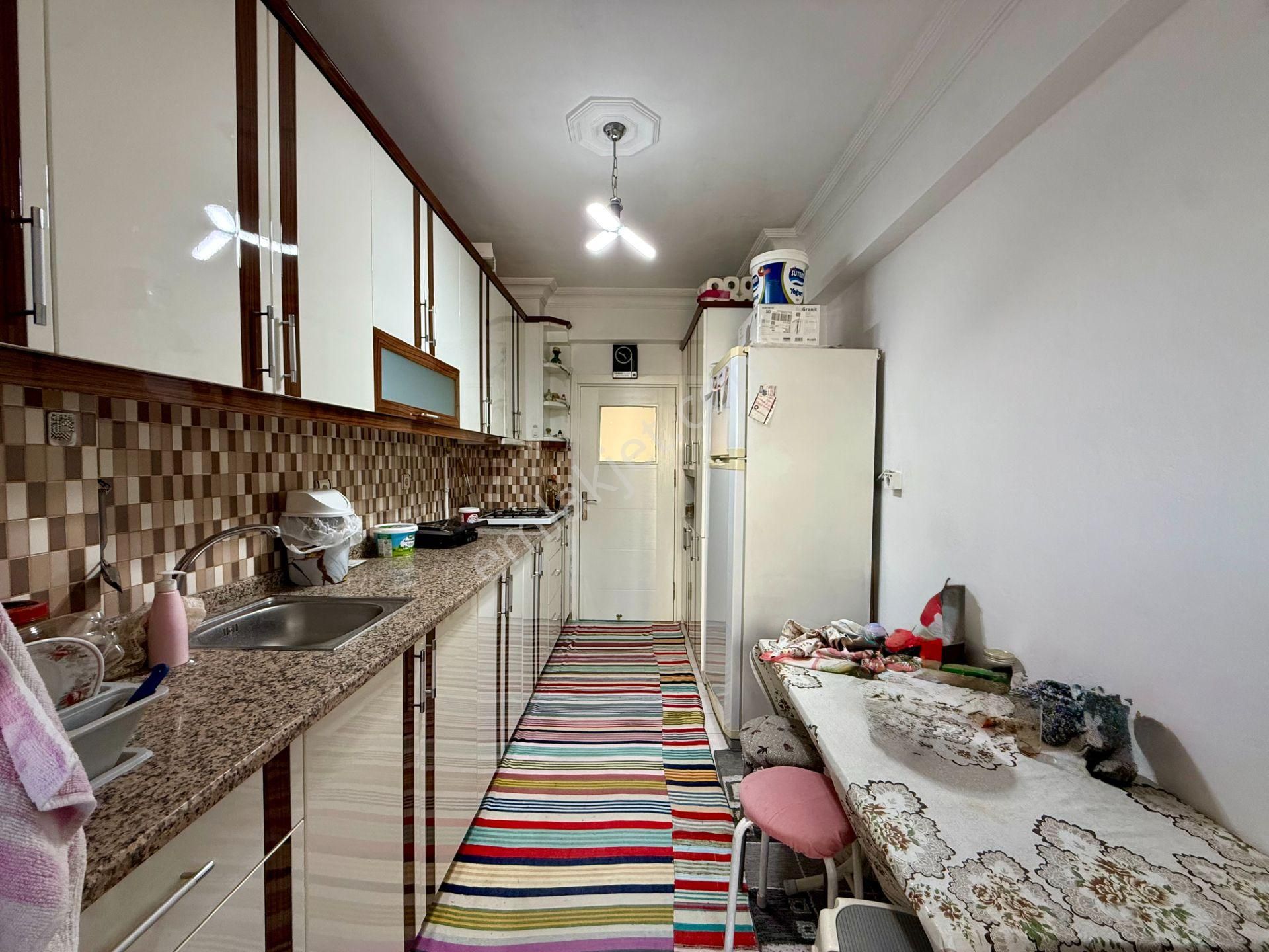 Yenidoğanda Site İçerisinde 2+1 Ayrı Mutfaklı Doğalgazlı Asansörlü Daire - Görsel 11