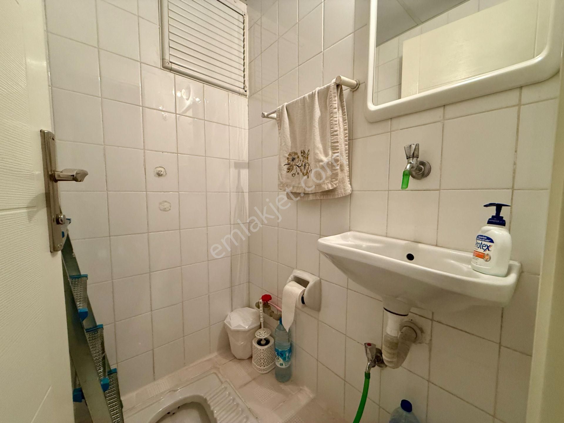 Yenidoğanda Site İçerisinde 2+1 Ayrı Mutfaklı Doğalgazlı Asansörlü Daire - Görsel 19