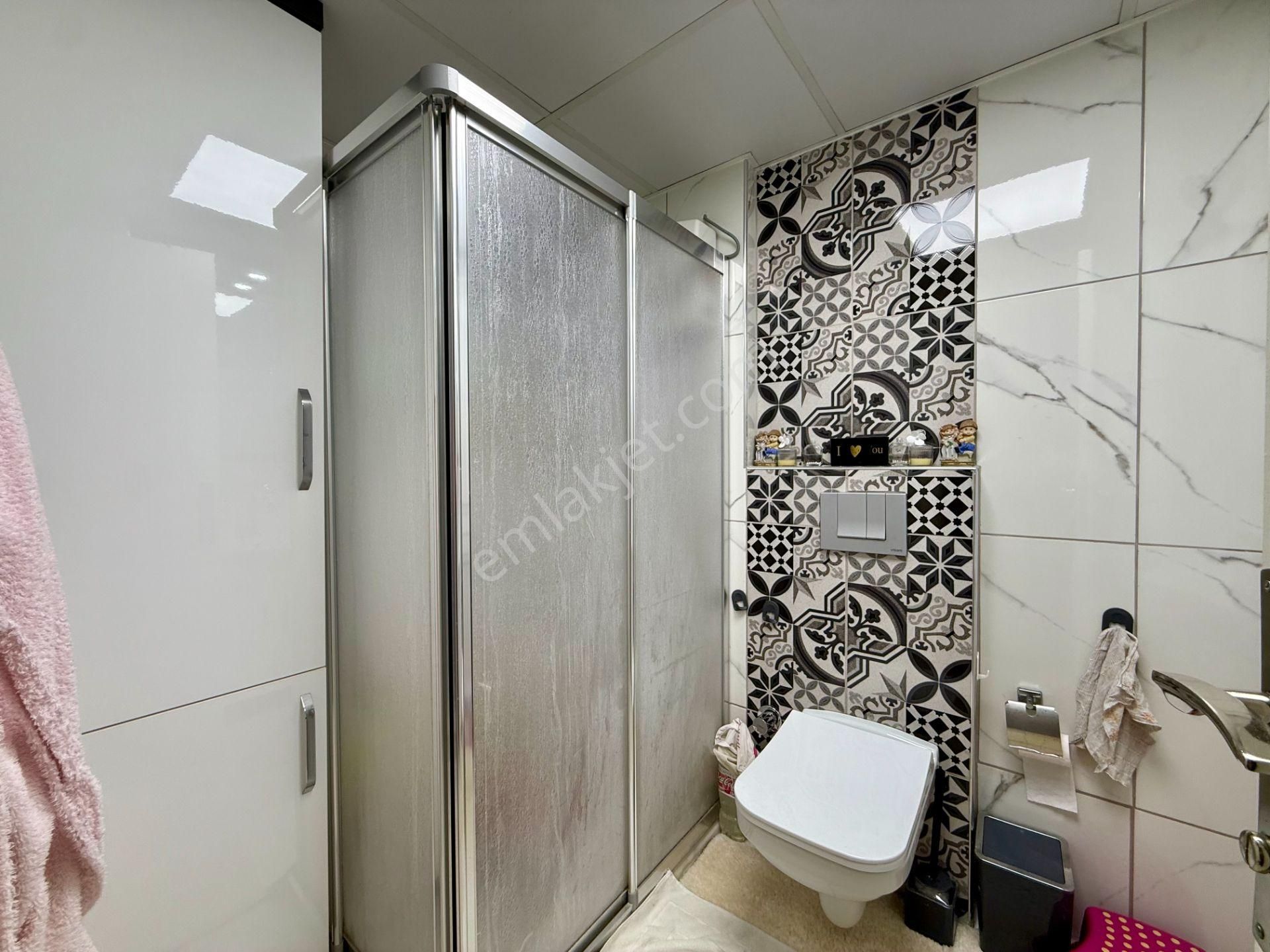 Yenidoğanda Site İçerisinde 2+1 Ayrı Mutfaklı Doğalgazlı Asansörlü Daire - Görsel 18