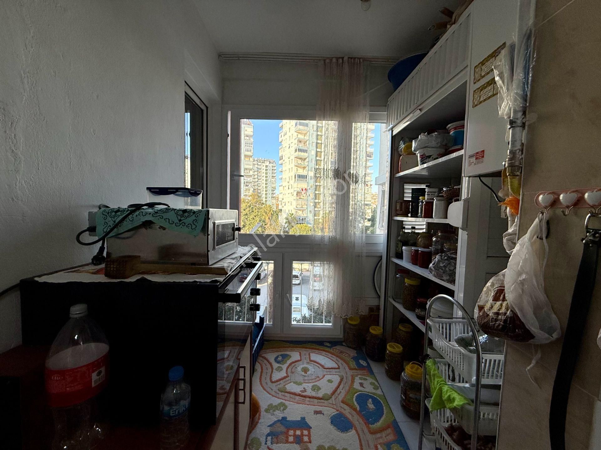 Yenidoğanda Site İçerisinde 2+1 Ayrı Mutfaklı Doğalgazlı Asansörlü Daire - Görsel 13