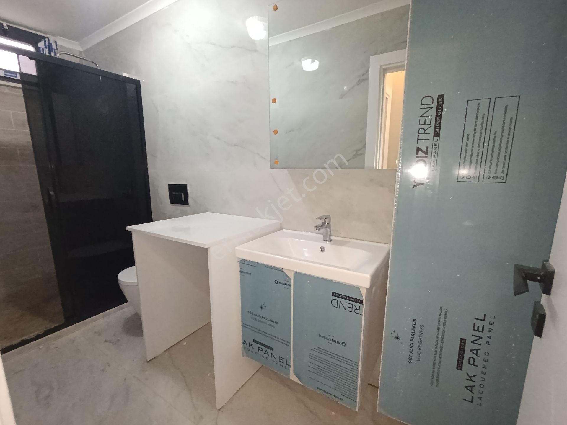 Pendik Güzelyalıda Satılık 2+1 Asansör Otoparklı Ana Cadde Üstü Lüks Daire - Görsel 24