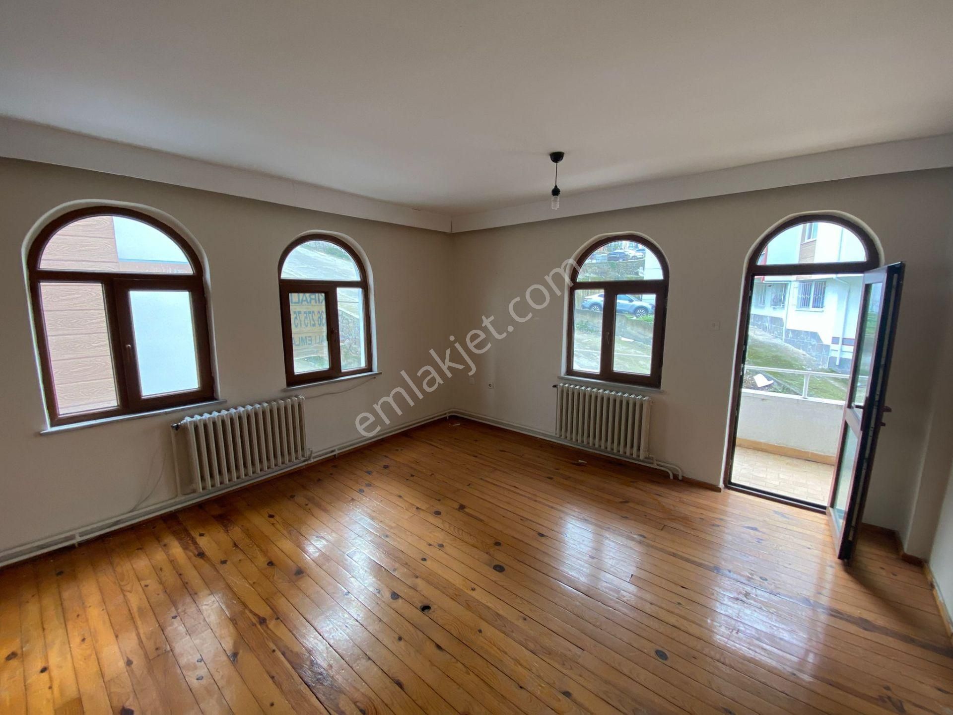 Yalı Gayrimenkul'den Kalkınma Mahallesi Merkezi Konum 3+1 Daire - Görsel 2