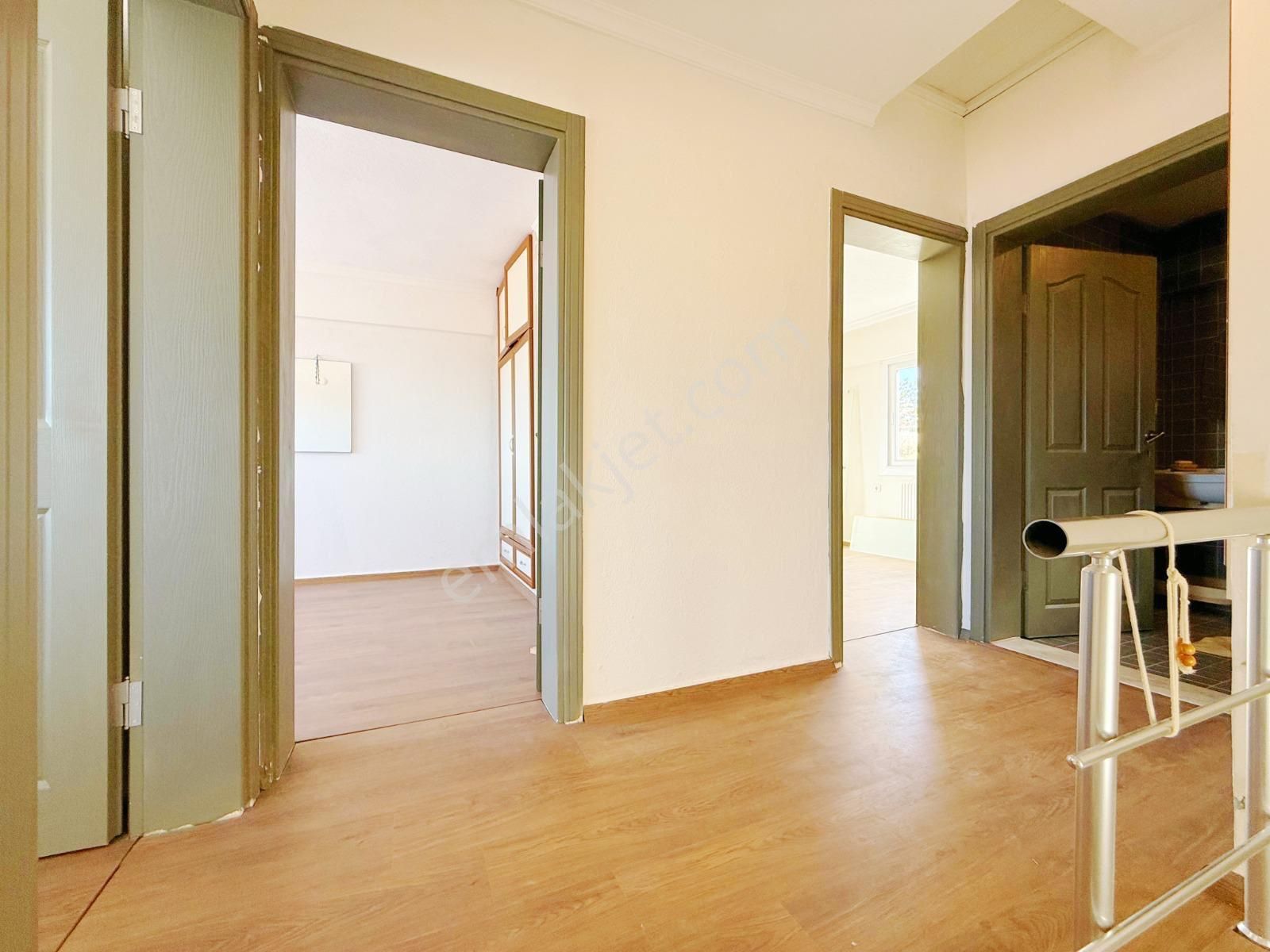 Yenifoça'da 330 M² Arsa İçinde Fırsat Satılık Müstakil Dubleks - Görsel 12