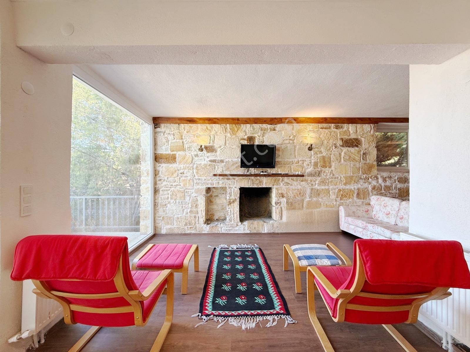 Yenifoça'da 330 M² Arsa İçinde Fırsat Satılık Müstakil Dubleks - Görsel 5