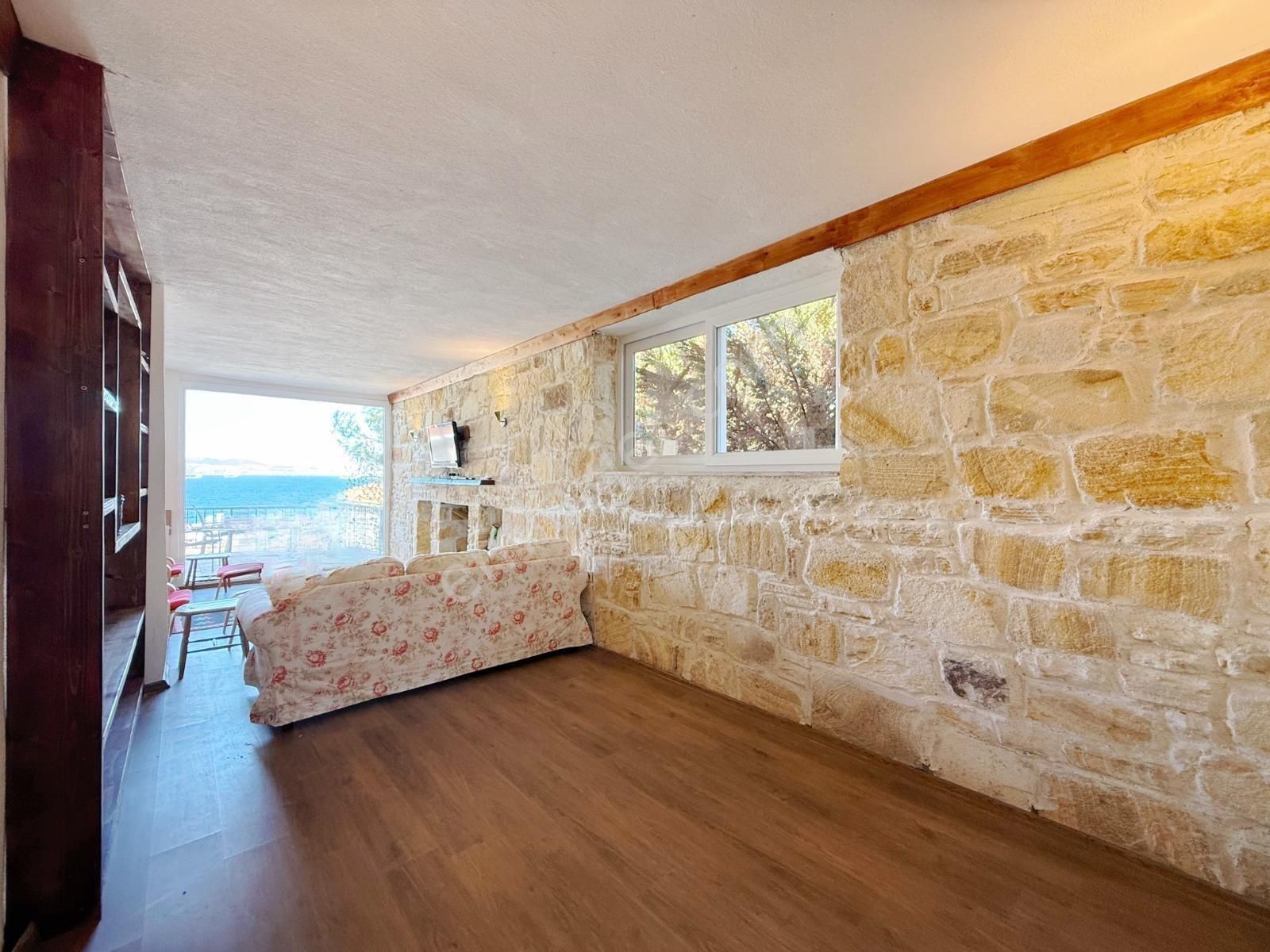 Yenifoça'da 330 M² Arsa İçinde Fırsat Satılık Müstakil Dubleks - Görsel 8