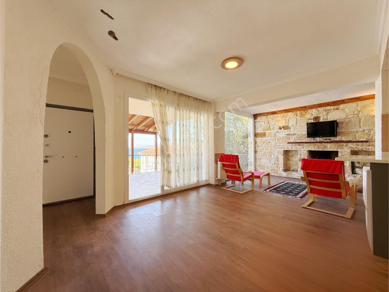 Yenifoça'da 330 M² Arsa İçinde Fırsat Satılık Müstakil Dubleks - Görsel 10