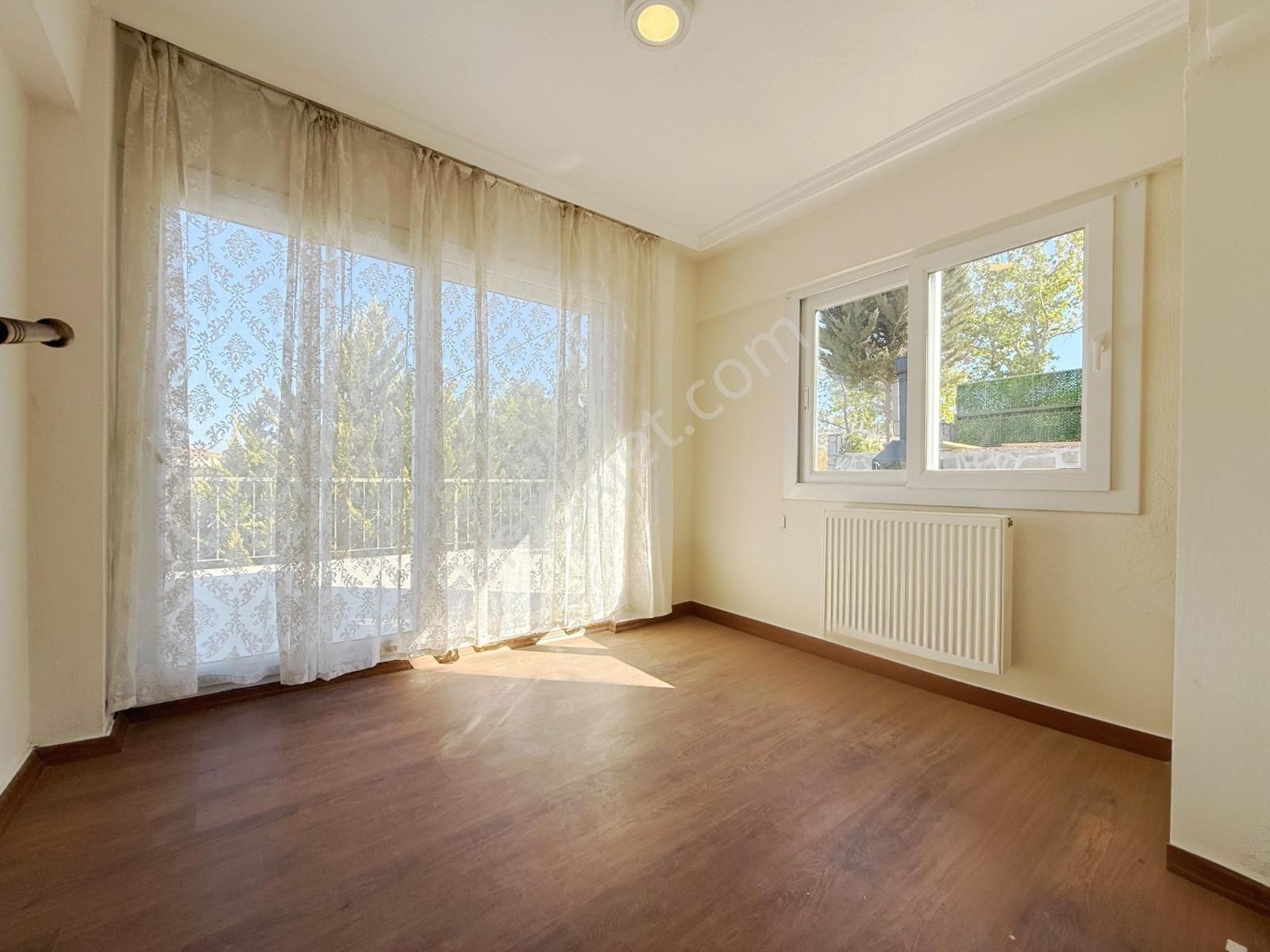 Yenifoça'da 330 M² Arsa İçinde Fırsat Satılık Müstakil Dubleks - Görsel 14