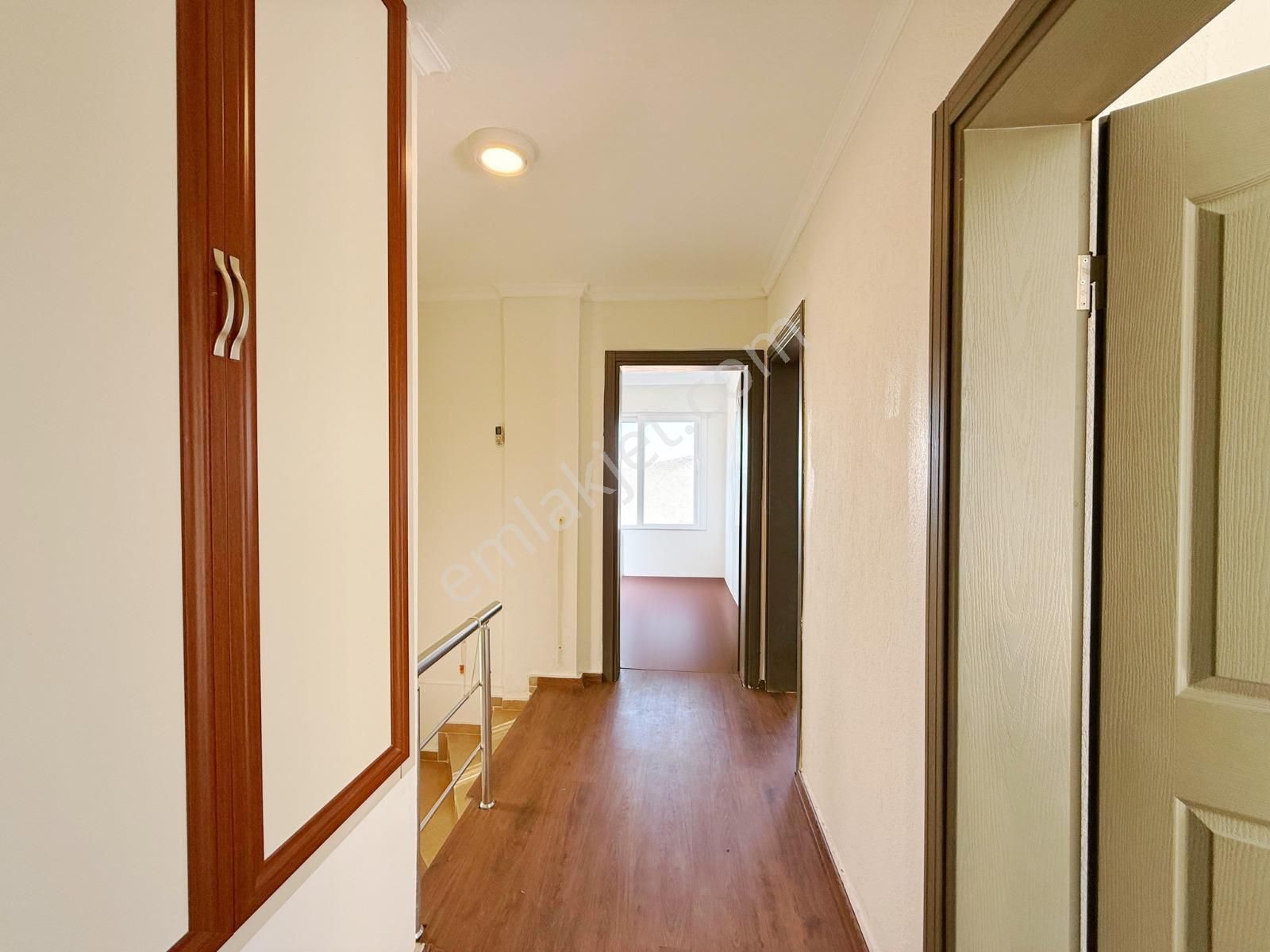 Yenifoça'da 330 M² Arsa İçinde Fırsat Satılık Müstakil Dubleks - Görsel 13