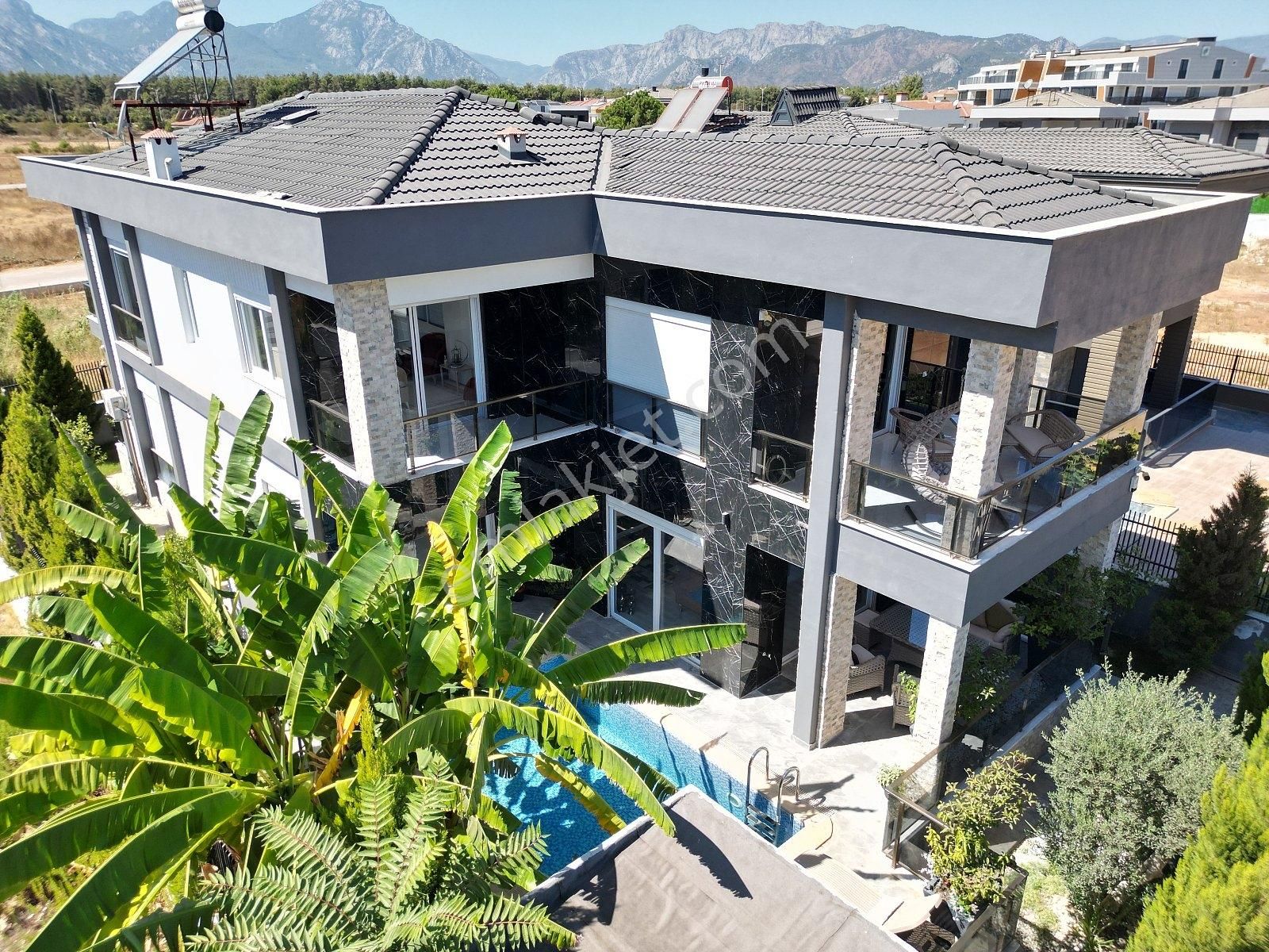 Döşemealtında Özel Havuzlu Müstakil Şık Villa | Tekce