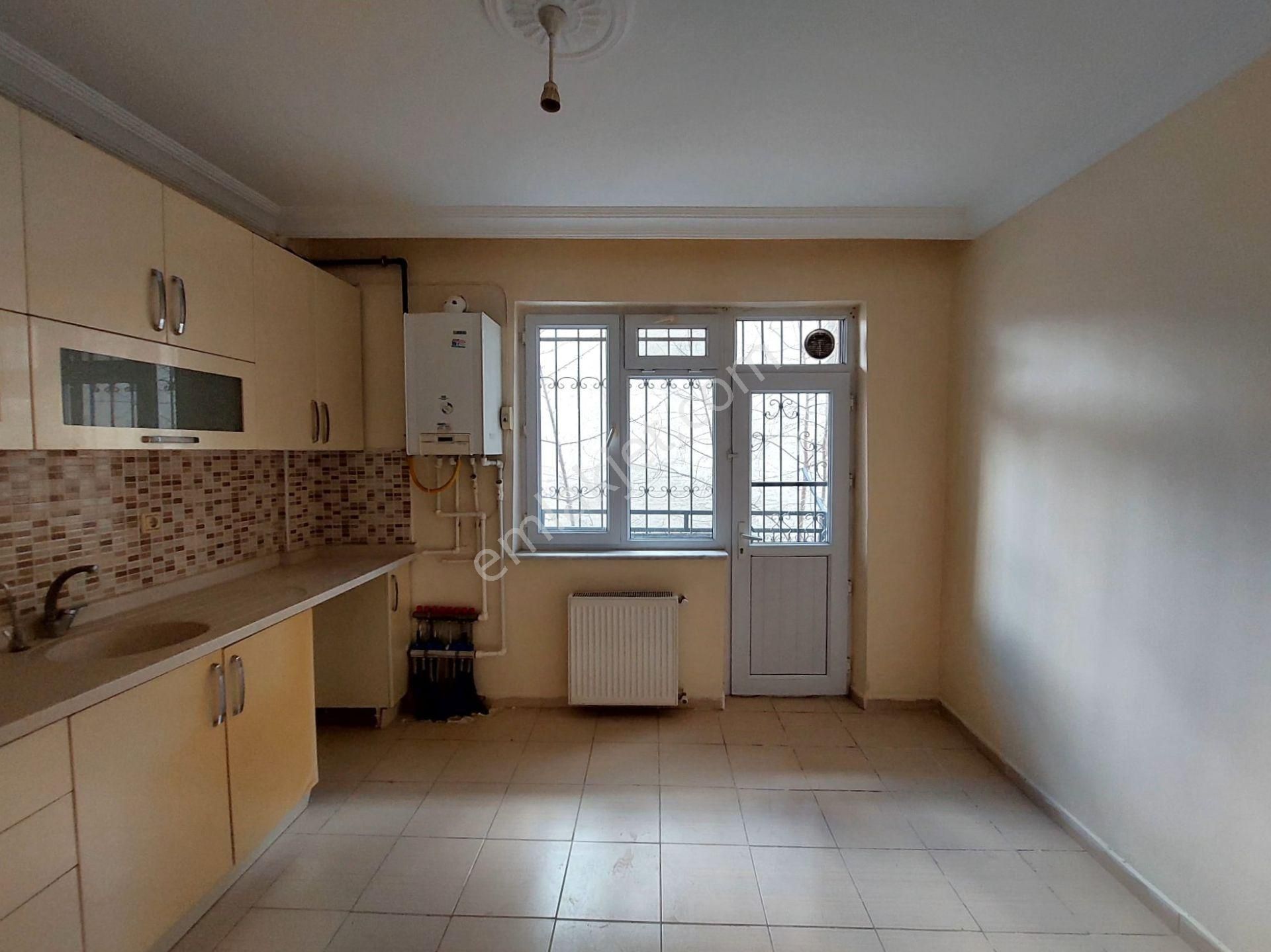 Recep Ümit'ten Şarhöyük Mahallesi Şarhöyük Sağlık Ocağının Yakınında Kiralık 3+1 Daire - Görsel 7