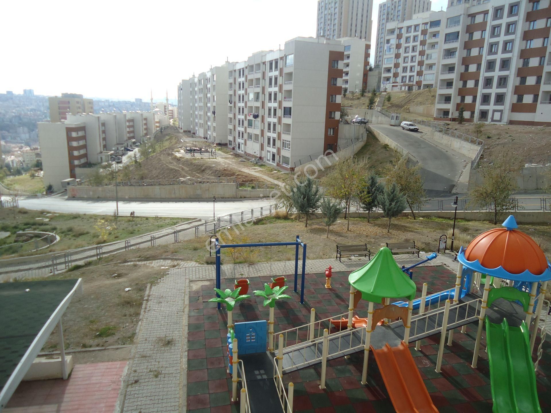Krc'den Kısa Bloklarda Giriş Kat 2+1 Daire - Görsel 14