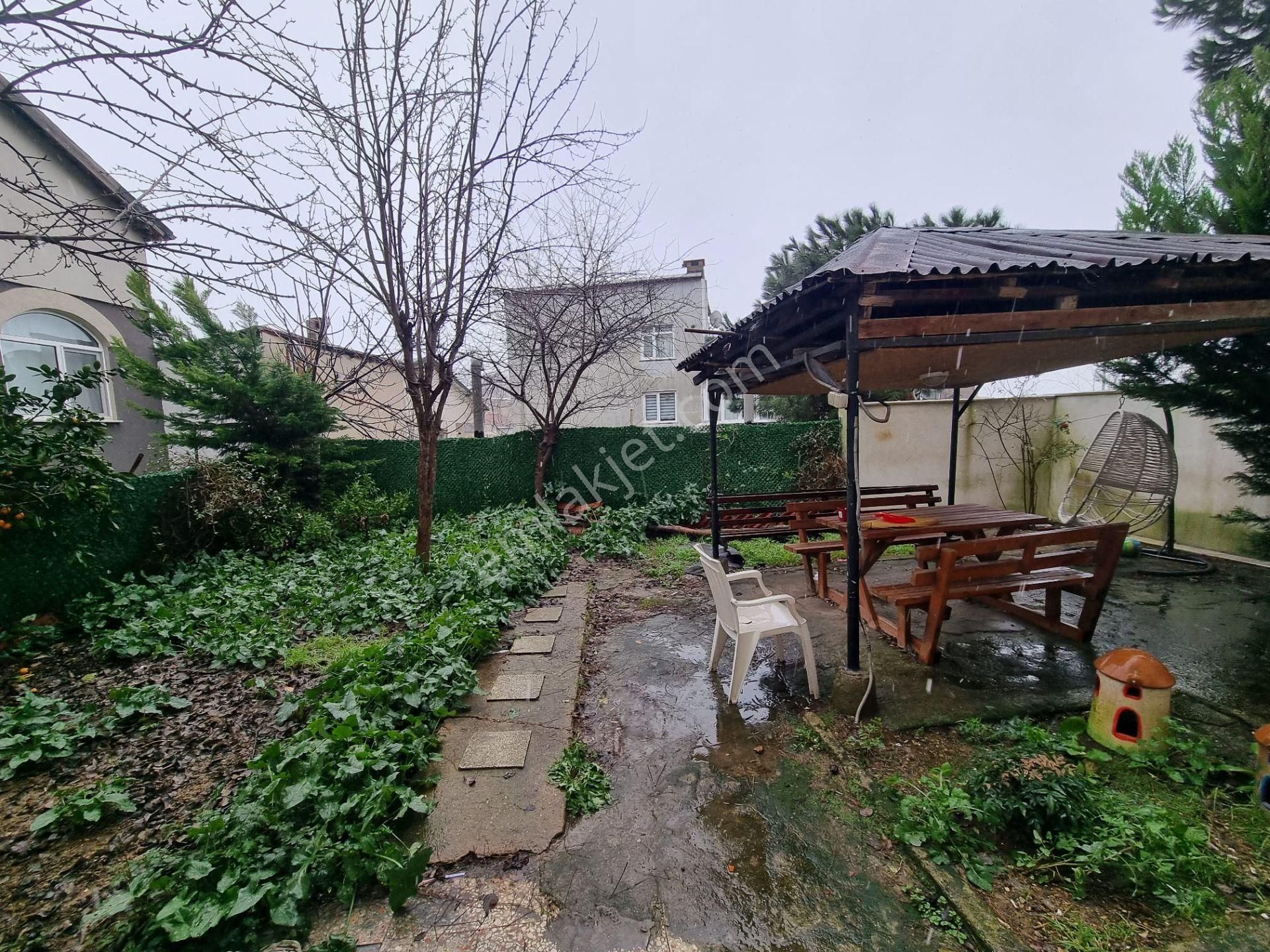 Tarabyaüstü Ömürtepede Ulaşım Çarşı Yakın 1+1 Bahçeli Daire