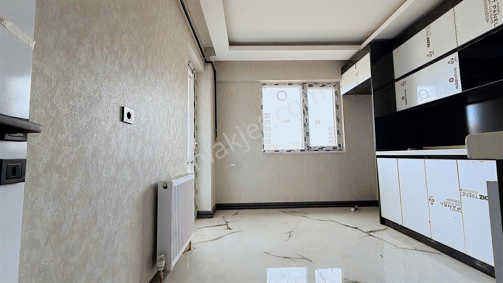 Saracık Mahallesi'nde Katta Bulvar Cepheli Sıfır 2+1 Daire - Görsel 25