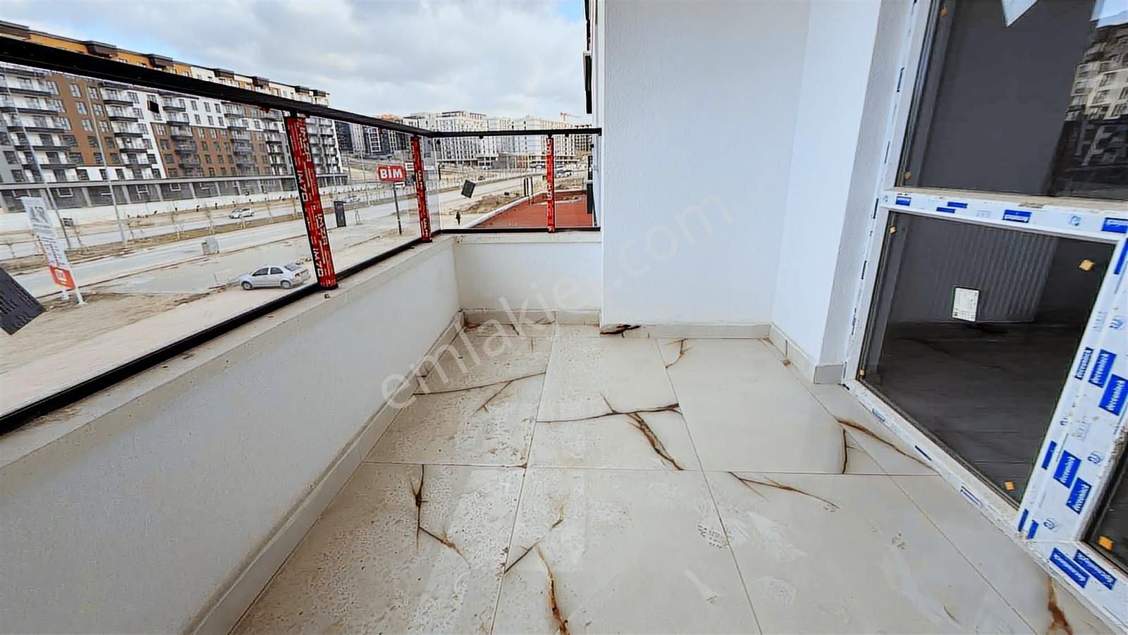 Saracık Mahallesi'nde Katta Bulvar Cepheli Sıfır 2+1 Daire - Görsel 18