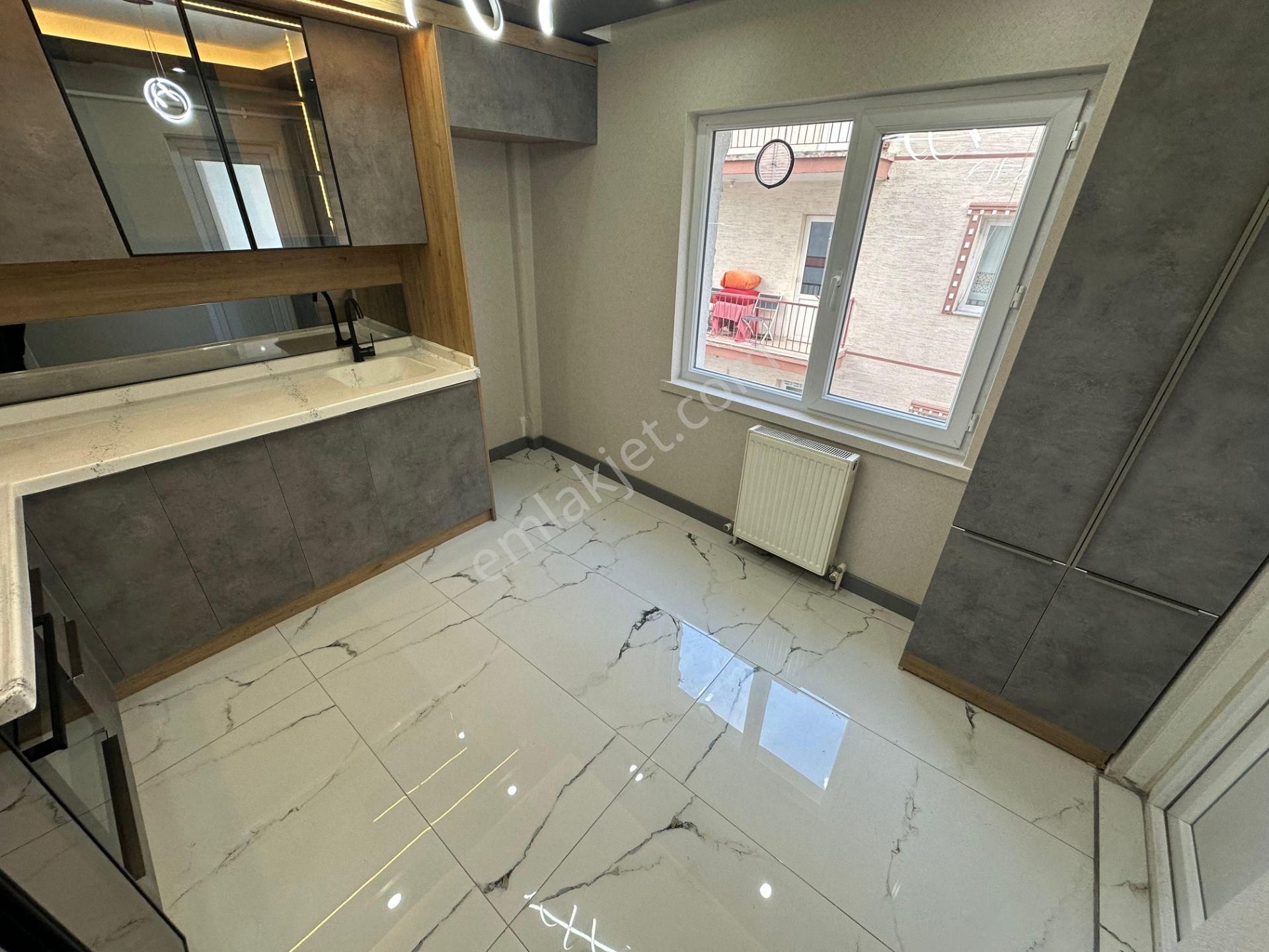 Sincan Plevnede Cadde Üzerinde Full Yapılı Ebeveyn Banyolu Giyinme Odalı Lüks Daire - Görsel 4