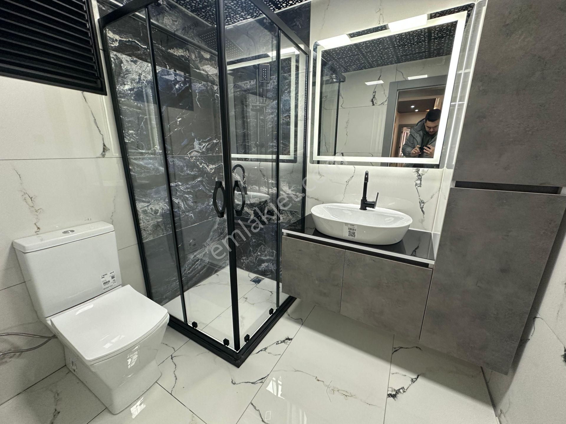 Sincan Plevnede Cadde Üzerinde Full Yapılı Ebeveyn Banyolu Giyinme Odalı Lüks Daire - Görsel 28