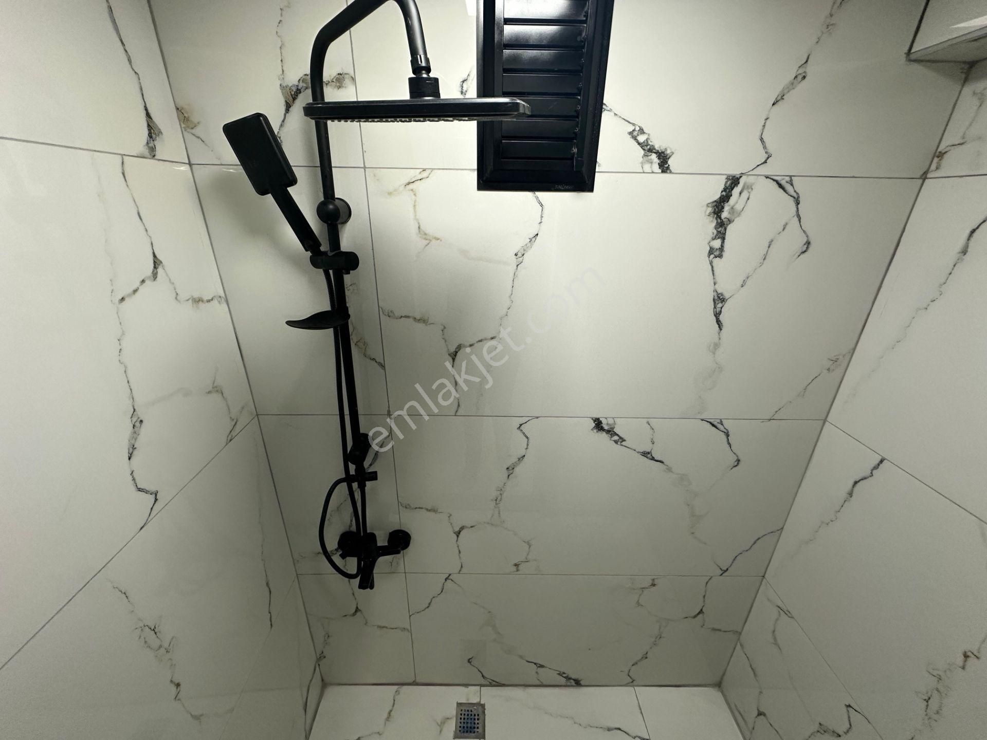 Sincan Plevnede Cadde Üzerinde Full Yapılı Ebeveyn Banyolu Giyinme Odalı Lüks Daire - Görsel 17