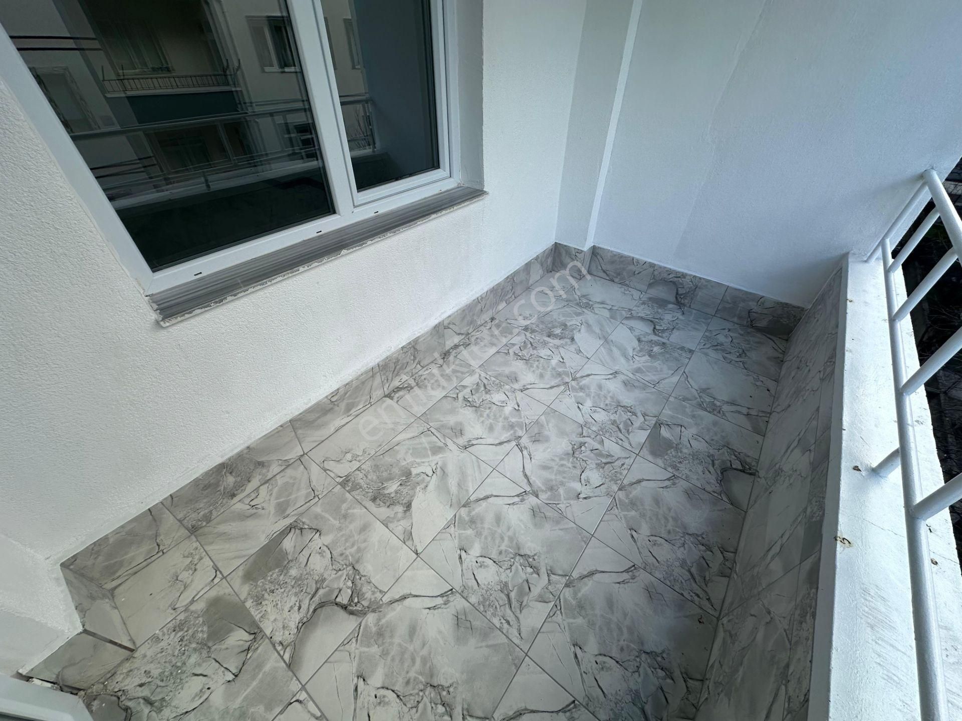 Sincan Plevnede Cadde Üzerinde Full Yapılı Ebeveyn Banyolu Giyinme Odalı Lüks Daire - Görsel 10