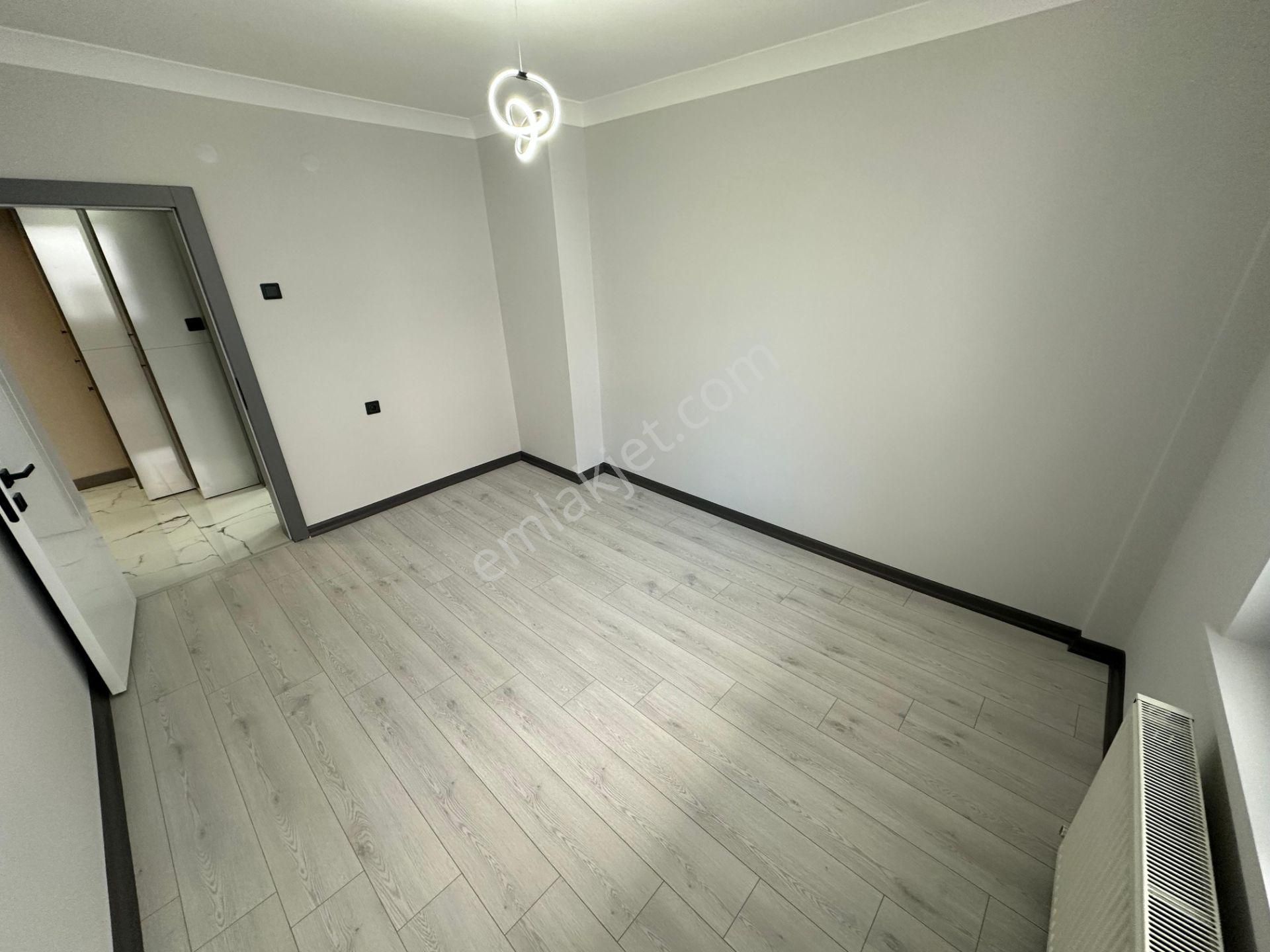 Sincan Plevnede Cadde Üzerinde Full Yapılı Ebeveyn Banyolu Giyinme Odalı Lüks Daire - Görsel 14