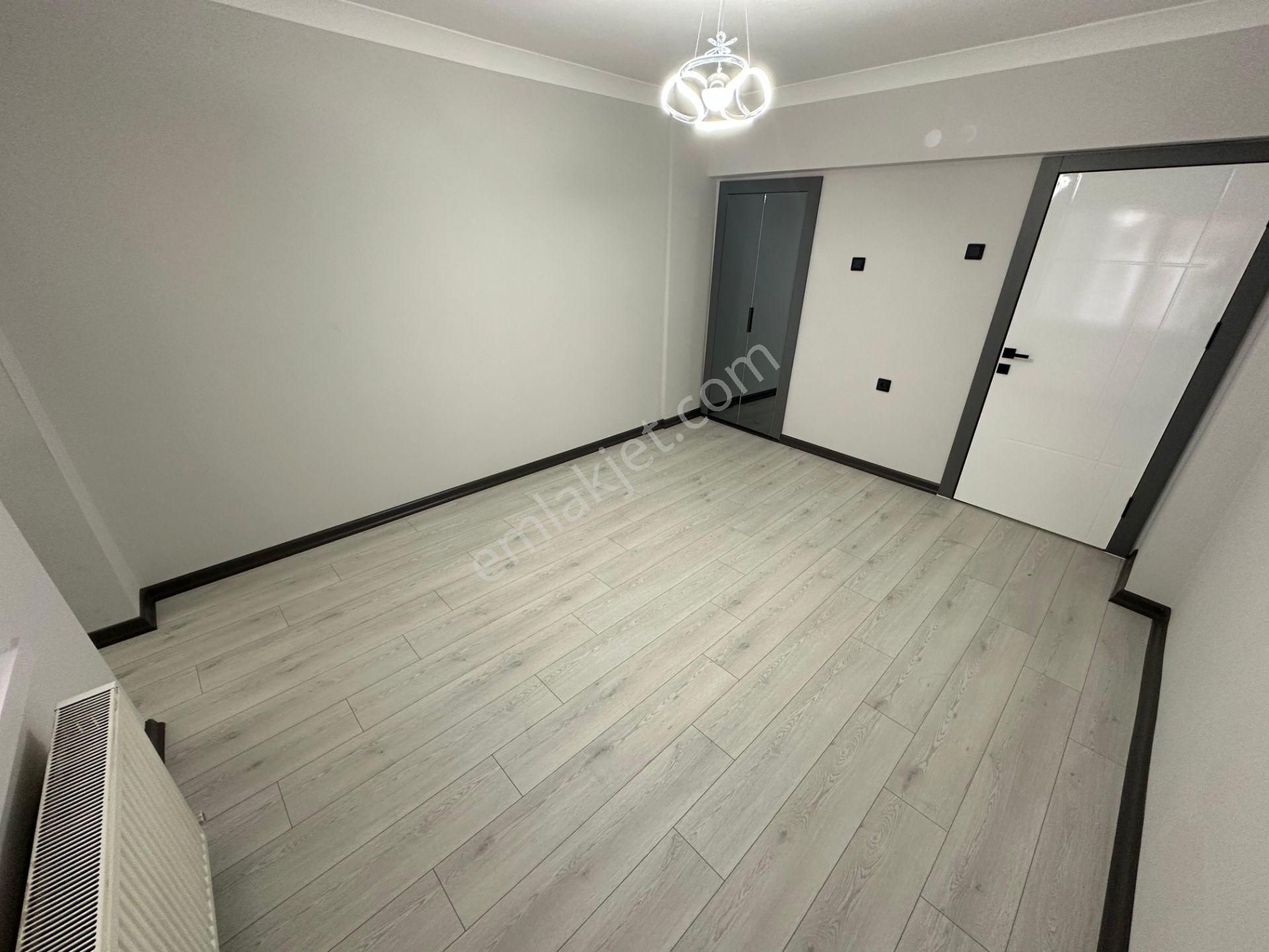 Sincan Plevnede Cadde Üzerinde Full Yapılı Ebeveyn Banyolu Giyinme Odalı Lüks Daire - Görsel 32