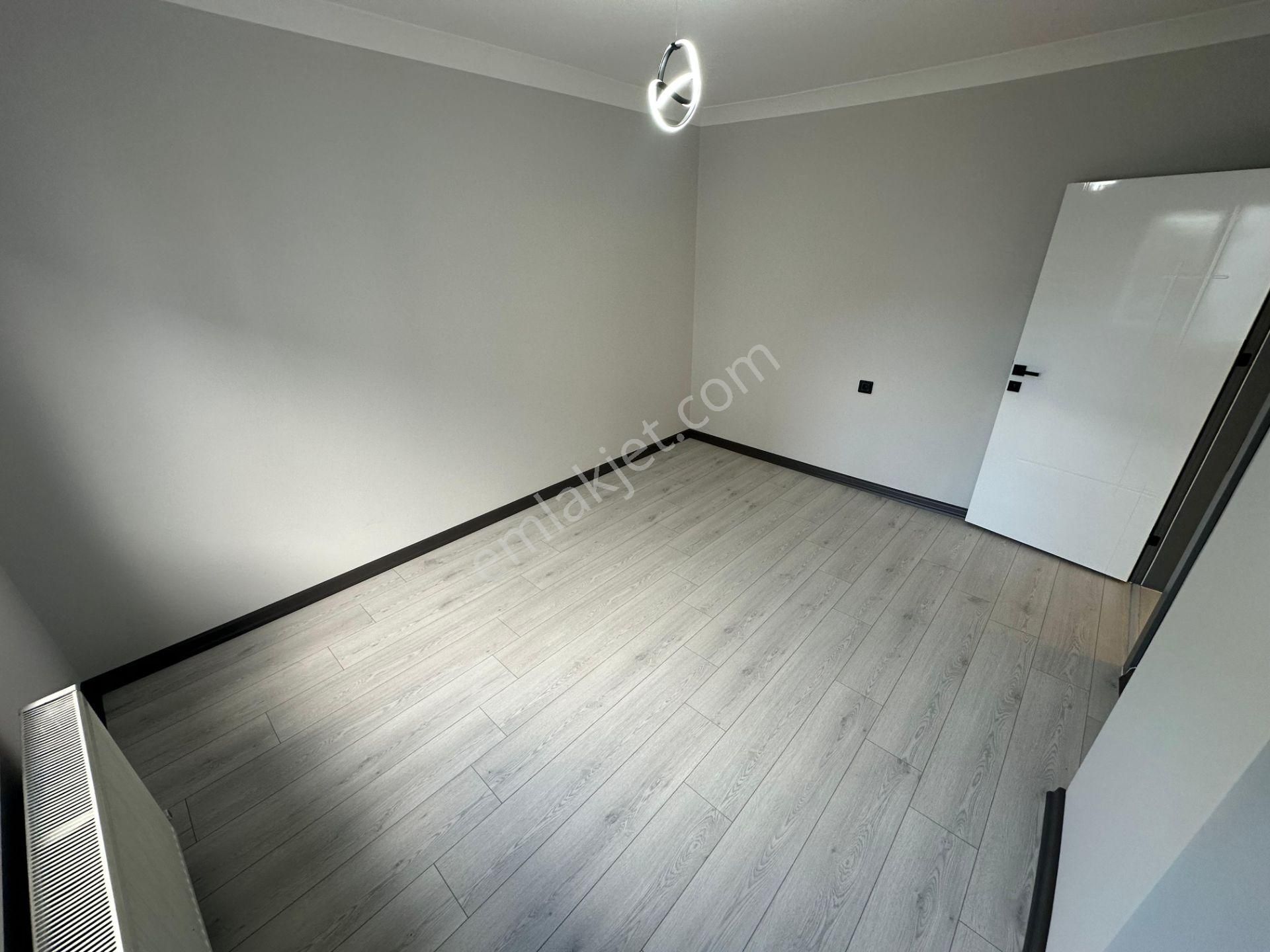 Sincan Plevnede Cadde Üzerinde Full Yapılı Ebeveyn Banyolu Giyinme Odalı Lüks Daire - Görsel 25