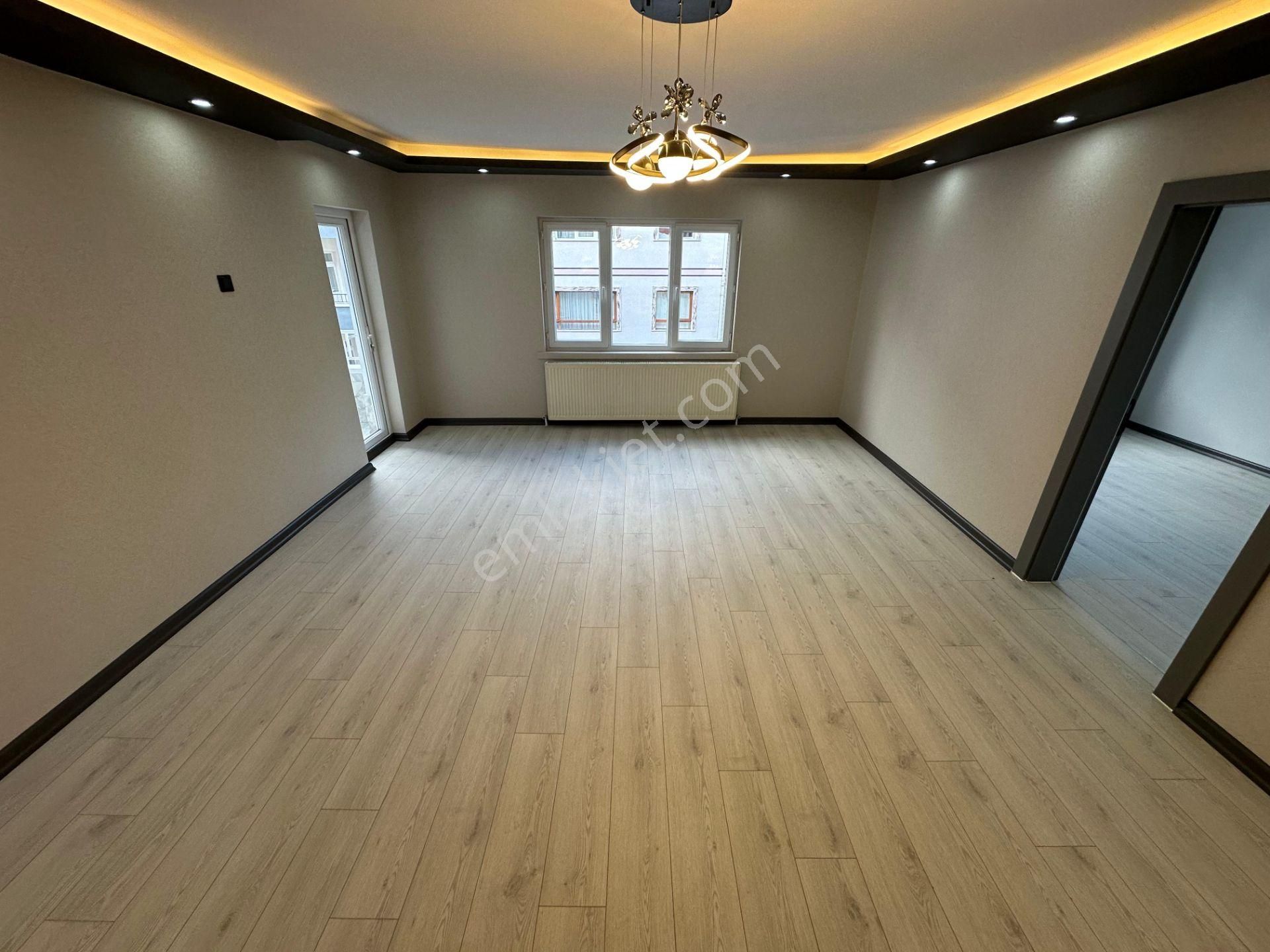 Sincan Plevnede Cadde Üzerinde Full Yapılı Ebeveyn Banyolu Giyinme Odalı Lüks Daire - Görsel 11