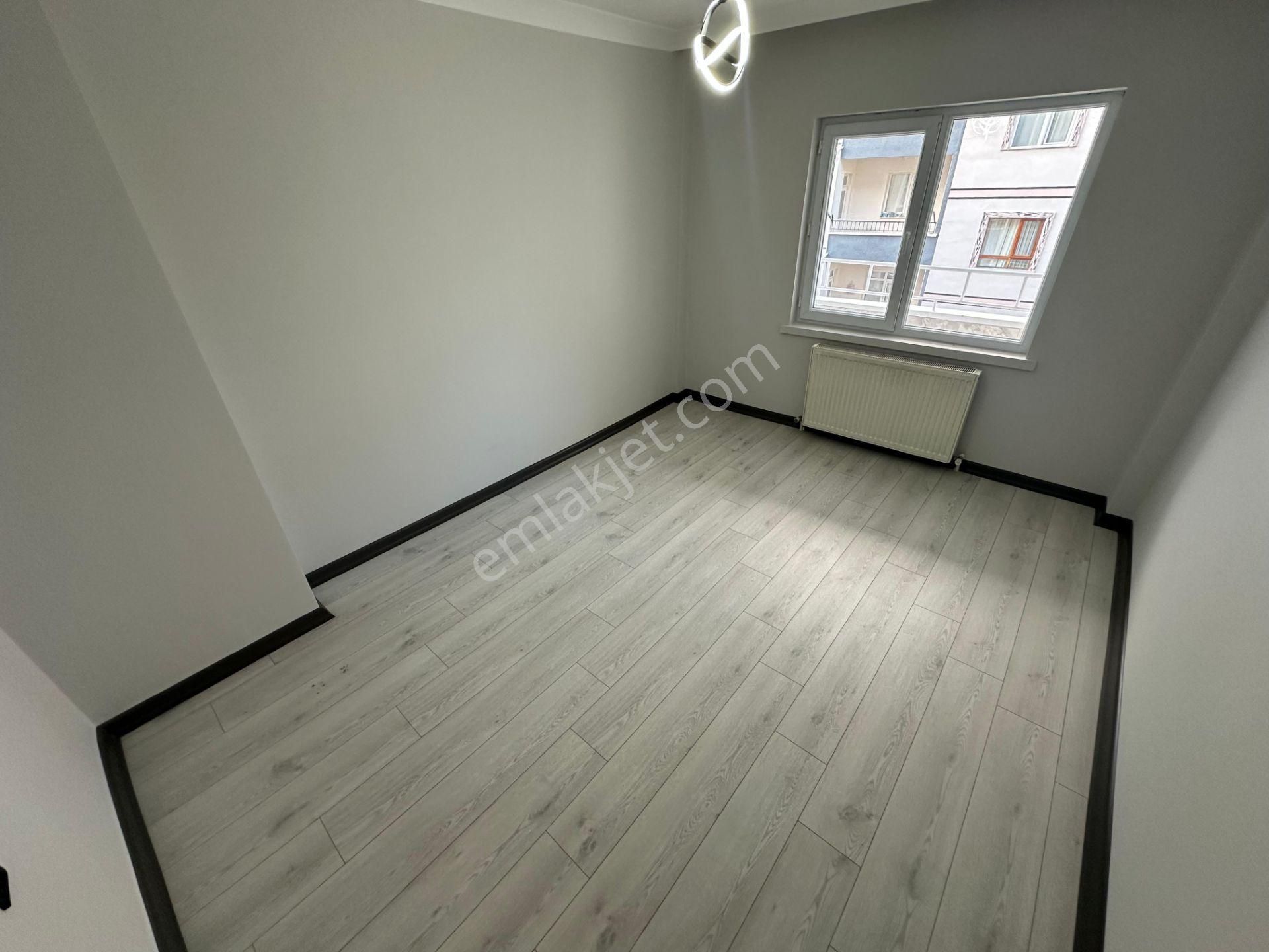 Sincan Plevnede Cadde Üzerinde Full Yapılı Ebeveyn Banyolu Giyinme Odalı Lüks Daire - Görsel 13