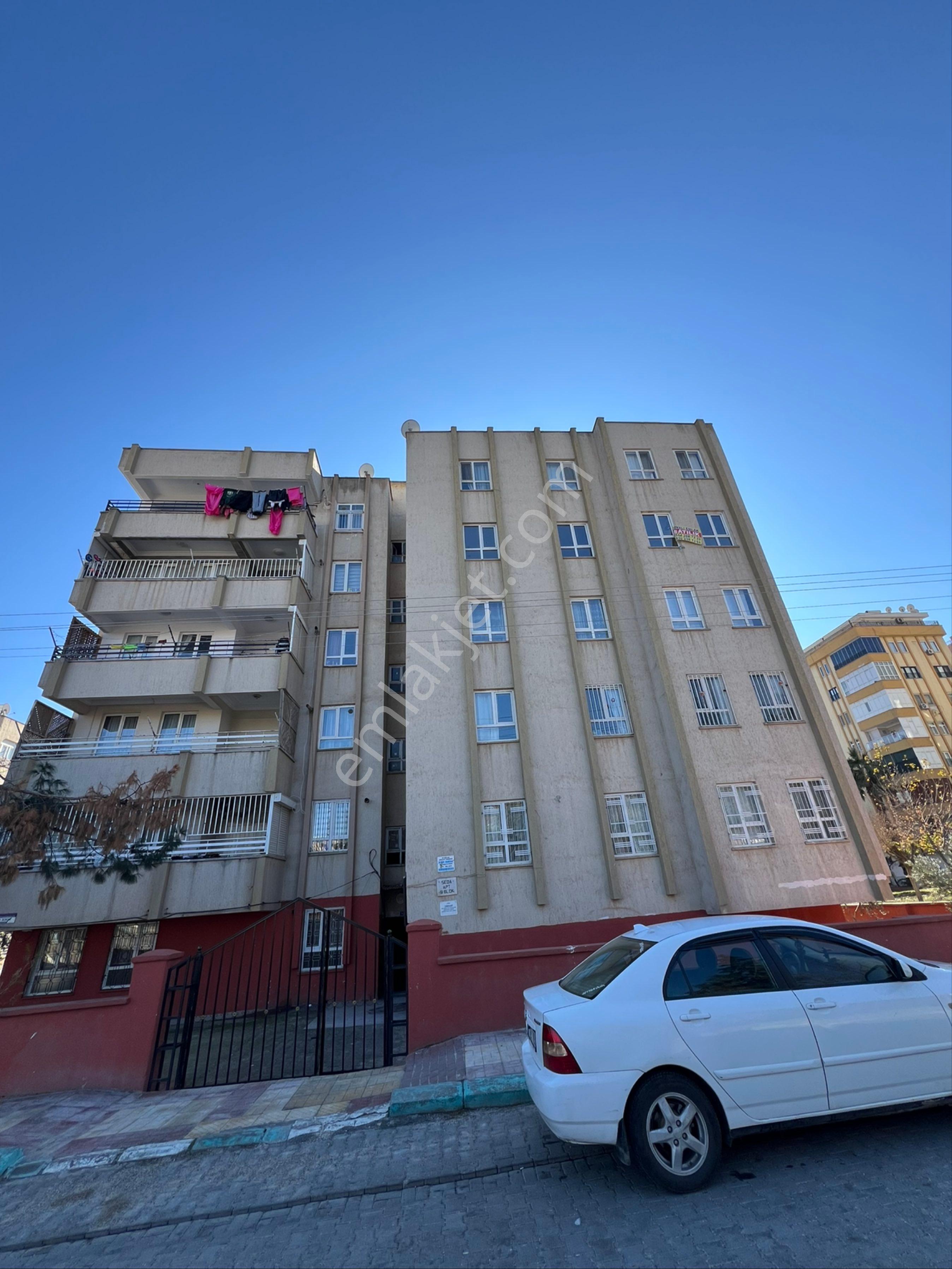 Ovalı Emlaktan Şanlıurfa Yenişehirde Satılık 3+1 Ara Kat