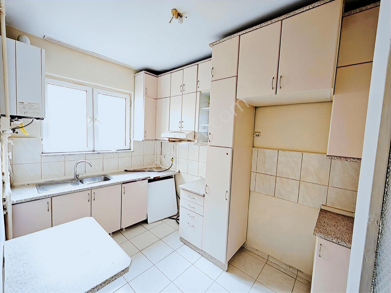 Üsküdar Zeynep Kamilde Geniş 2+1 Kiralık Daire - Görsel 2