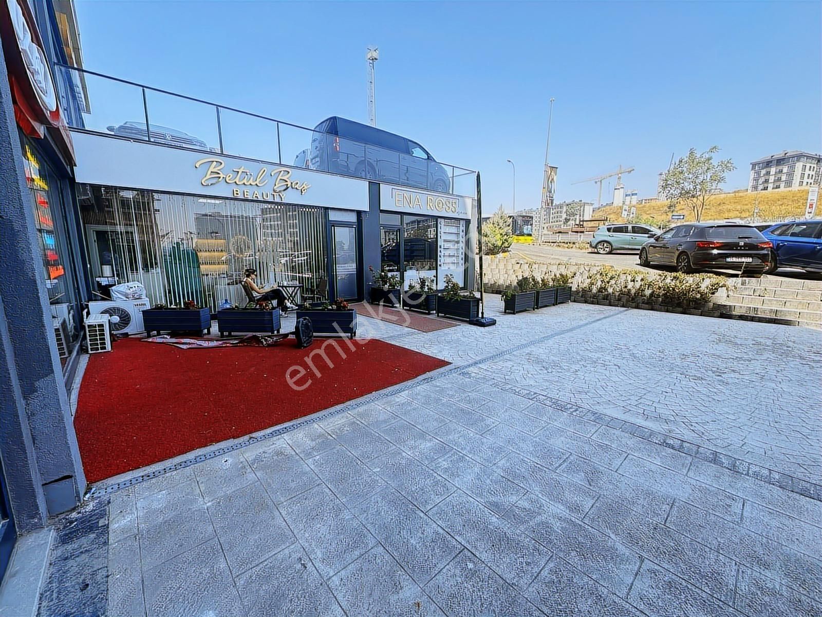 E-5 Kenarı Tavşantepe Metro Istasyonu Yakını Kiralık Dükkan - Görsel 2