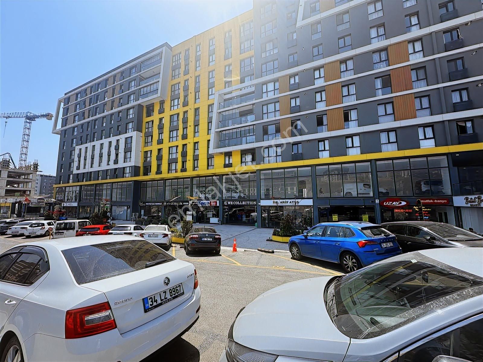 E-5 Kenarı Tavşantepe Metro Istasyonu Yakını Kiralık Dükkan