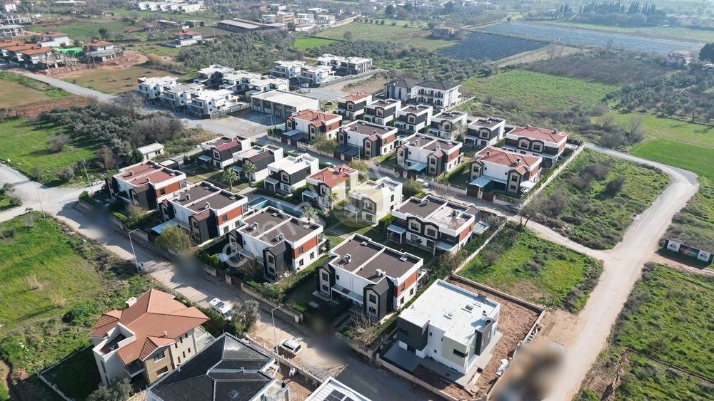 Hb'den 6+1 Satılık Villa, Kuyulu Moda Evleri'nde Geniş Bahçeli