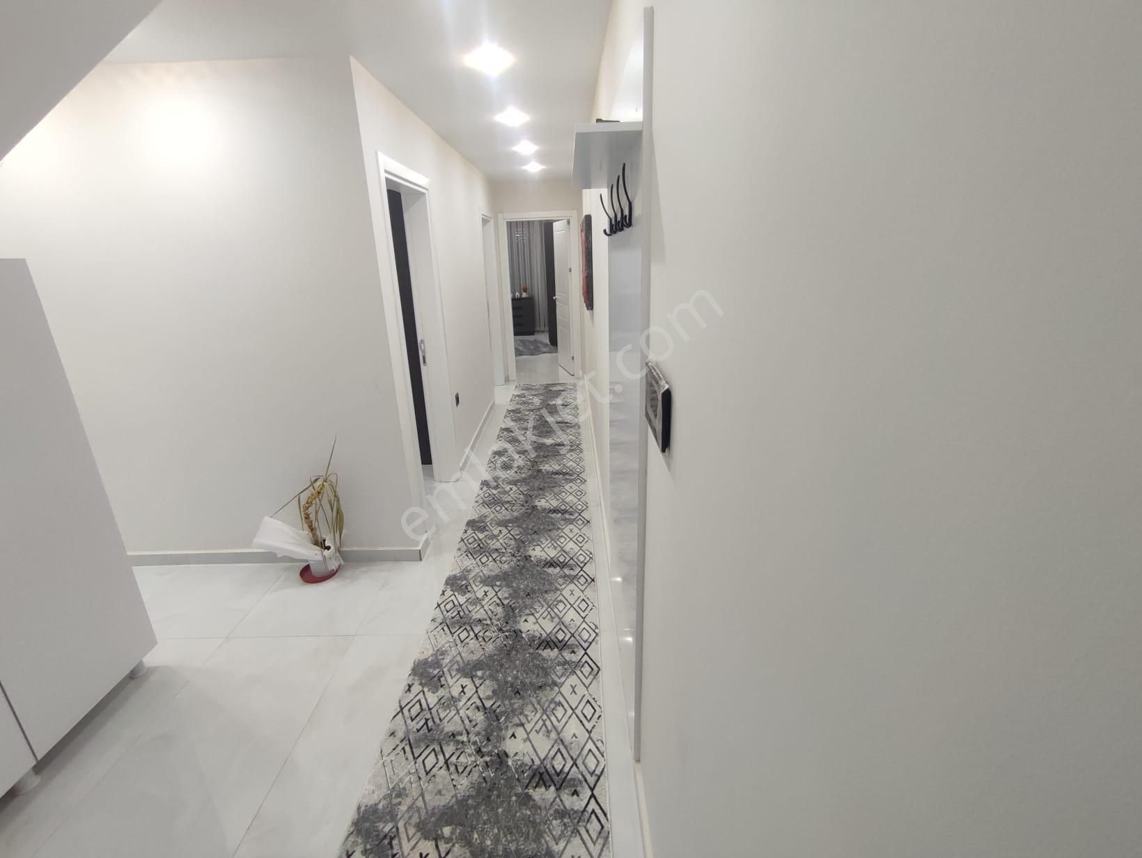 Altınkum Mahallesi | Denize Yürüme Mesafesinde | Eşyalı 3+1 Dubleks - Görsel 3