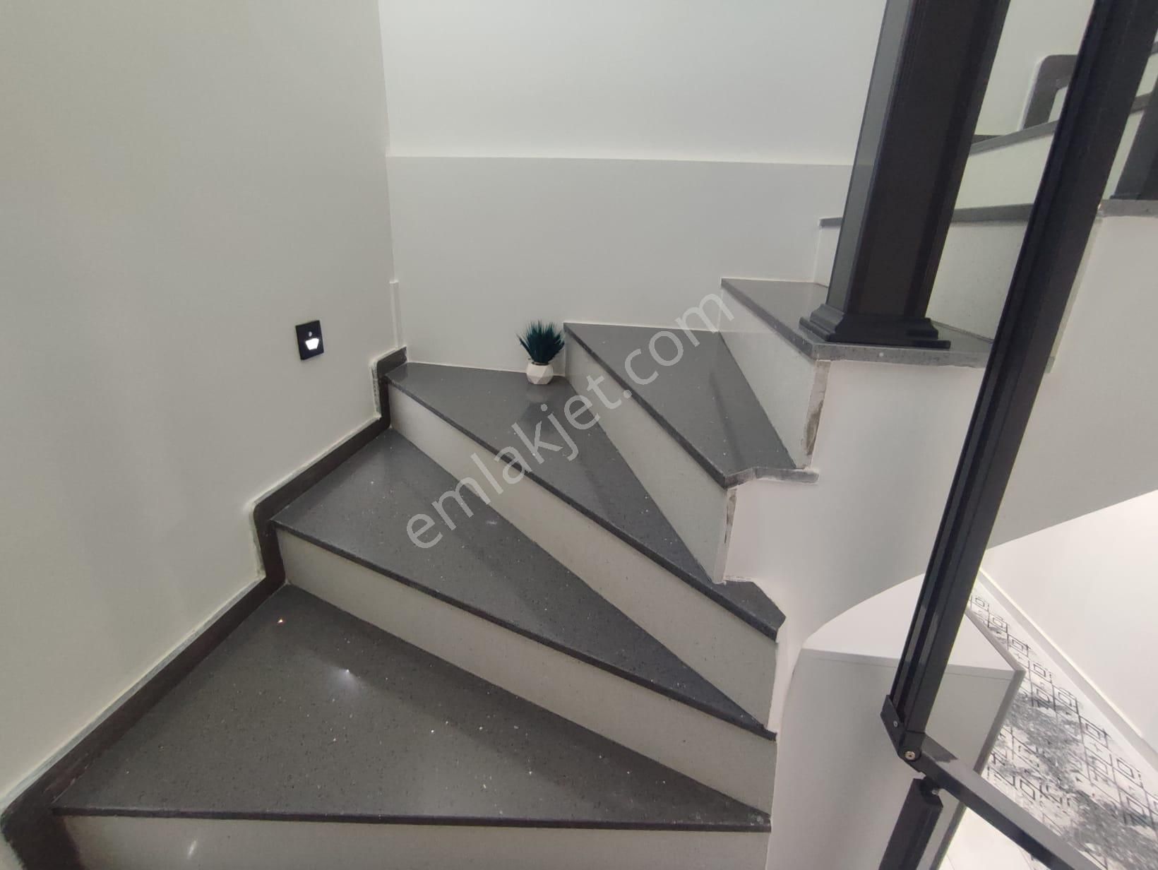 Altınkum Mahallesi | Denize Yürüme Mesafesinde | Eşyalı 3+1 Dubleks - Görsel 14