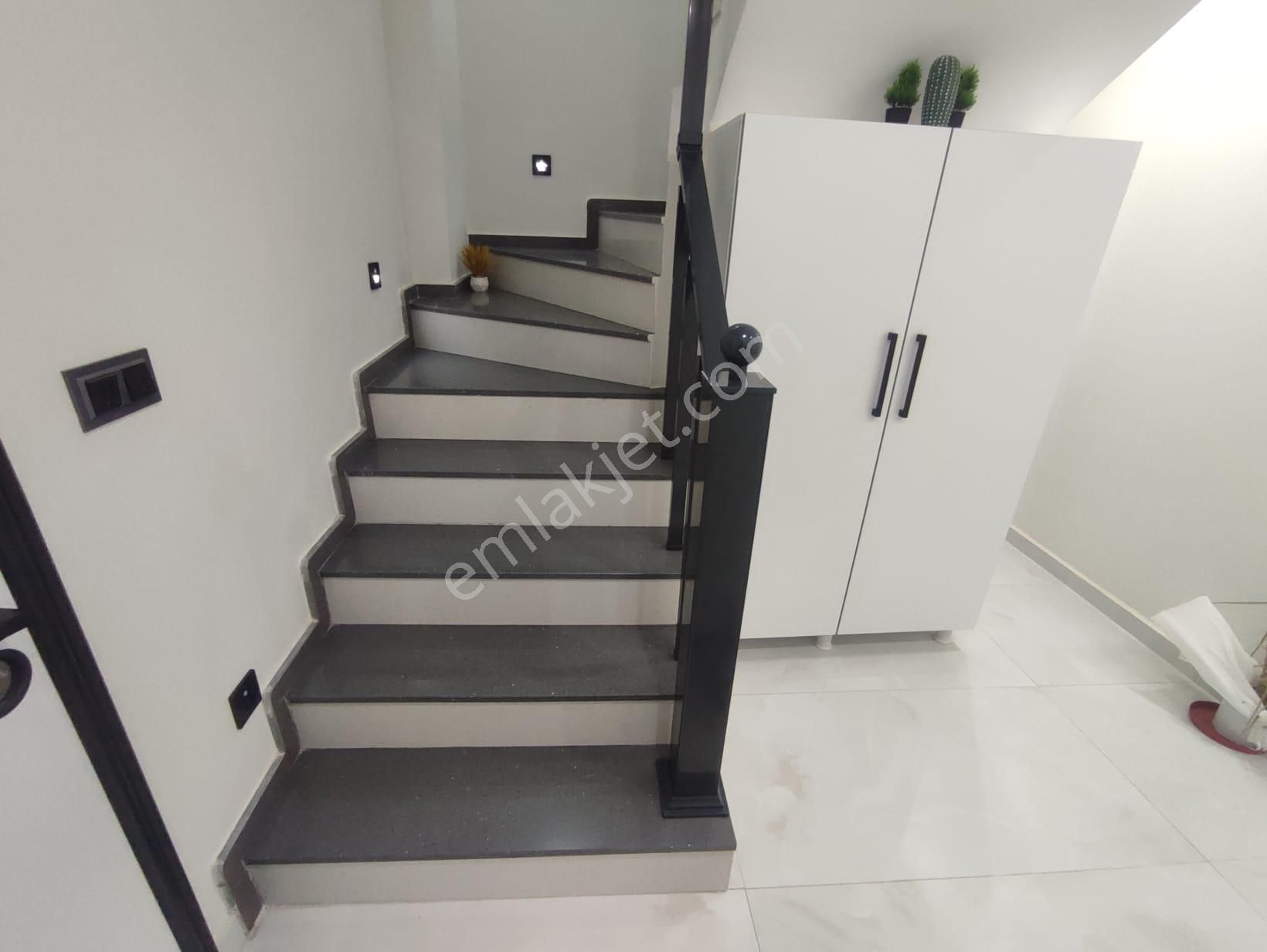 Altınkum Mahallesi | Denize Yürüme Mesafesinde | Eşyalı 3+1 Dubleks - Görsel 13