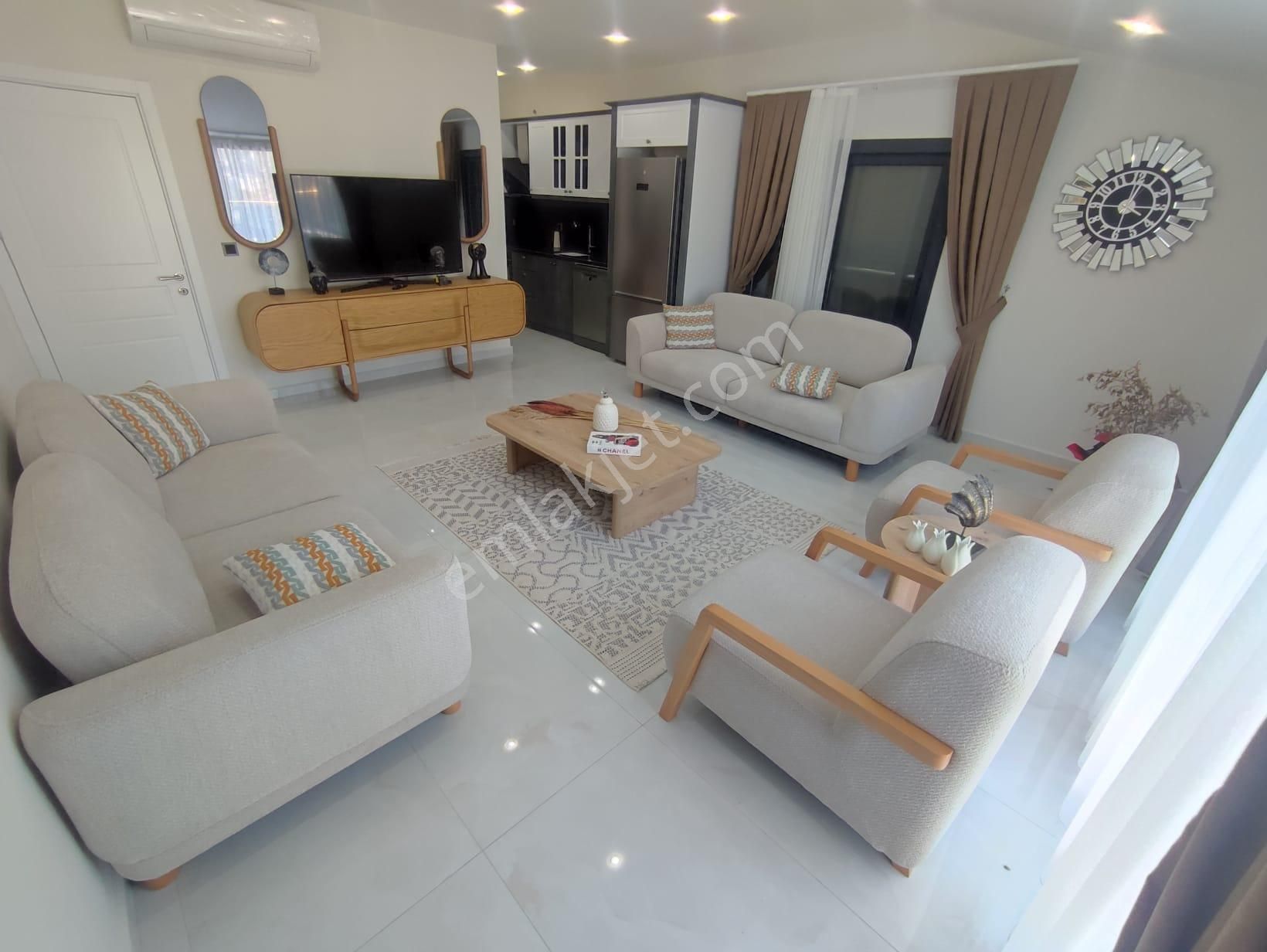 Altınkum Mahallesi | Denize Yürüme Mesafesinde | Eşyalı 3+1 Dubleks - Görsel 16