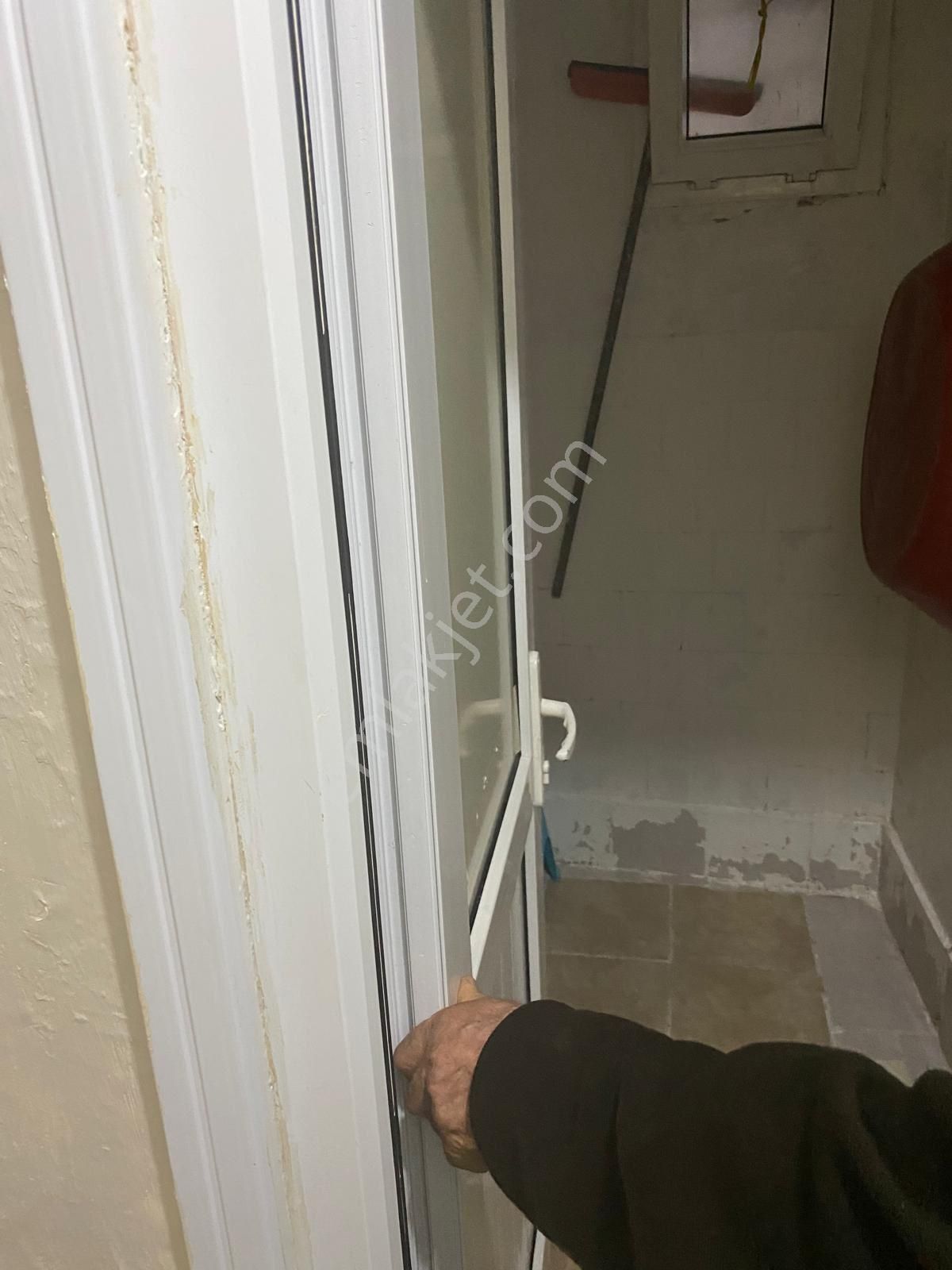 Bağcilar Demirkapi Mahlasi Giriş Kat 2+1 75m2 - Görsel 13