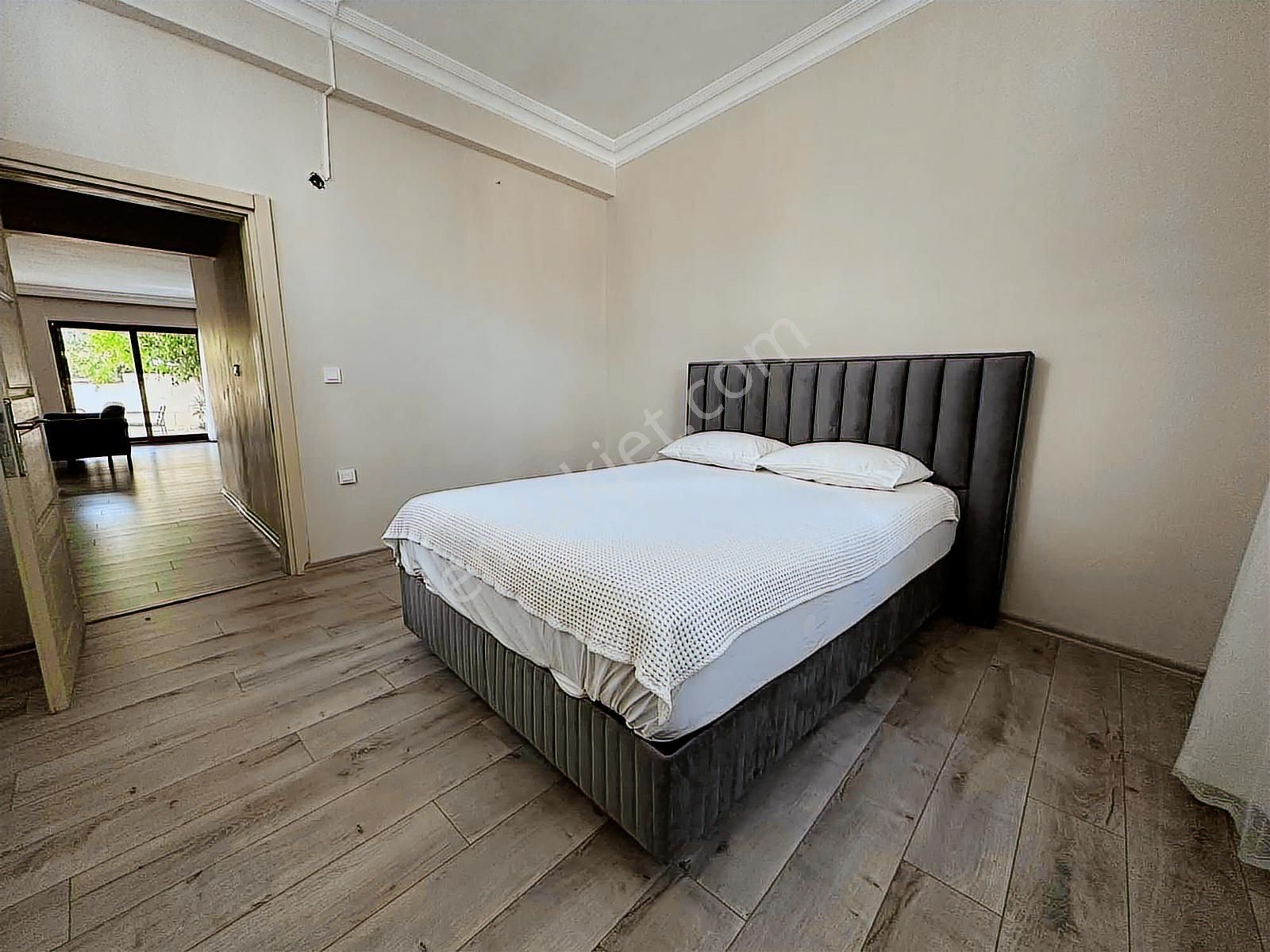 İçmeler'de Doğa İle İç İçe Satılık Villa - Görsel 33