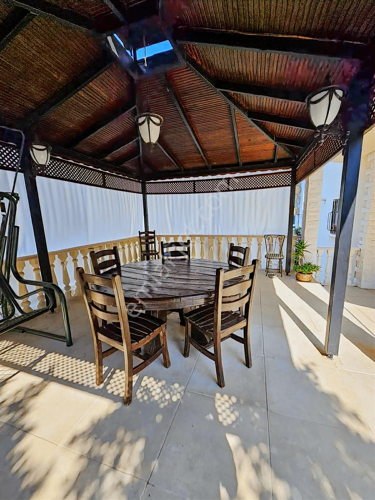 İçmeler'de Doğa İle İç İçe Satılık Villa - Görsel 16