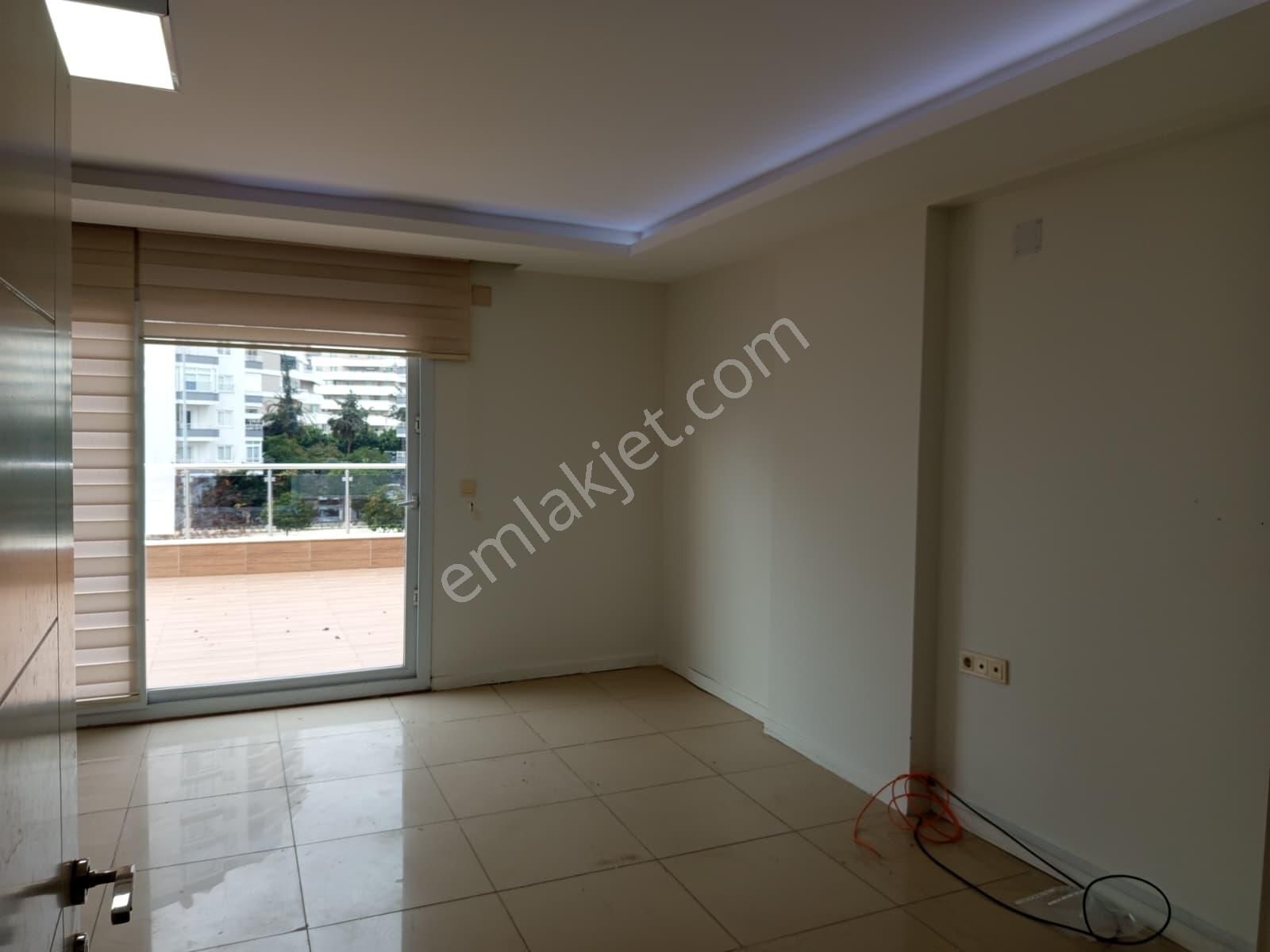 Bm"den Forum Avm'ye Yakın Müstakil Teraslı 2+1 Kiralık Ofis - Görsel 4