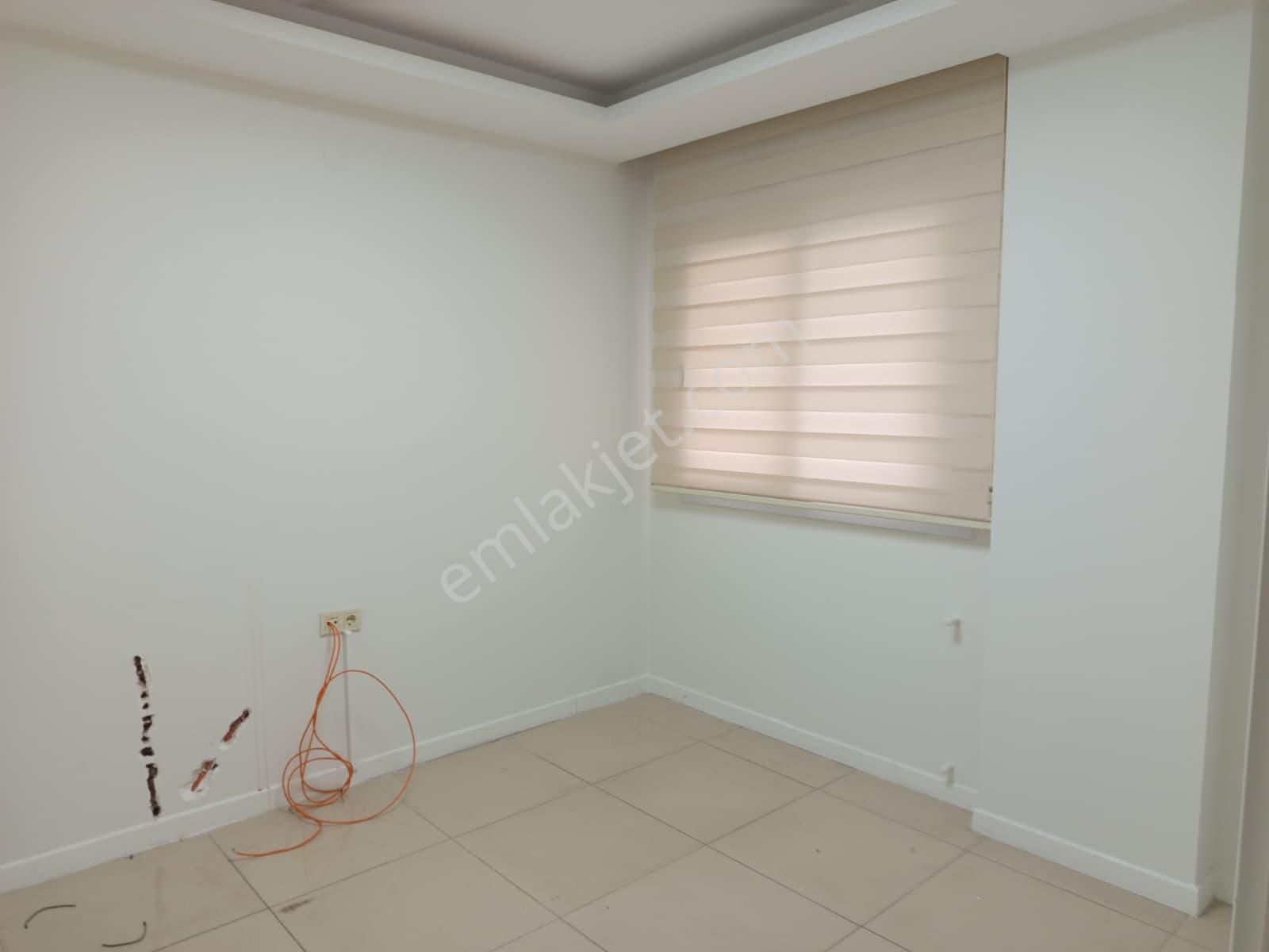 Bm"den Forum Avm'ye Yakın Müstakil Teraslı 2+1 Kiralık Ofis - Görsel 6