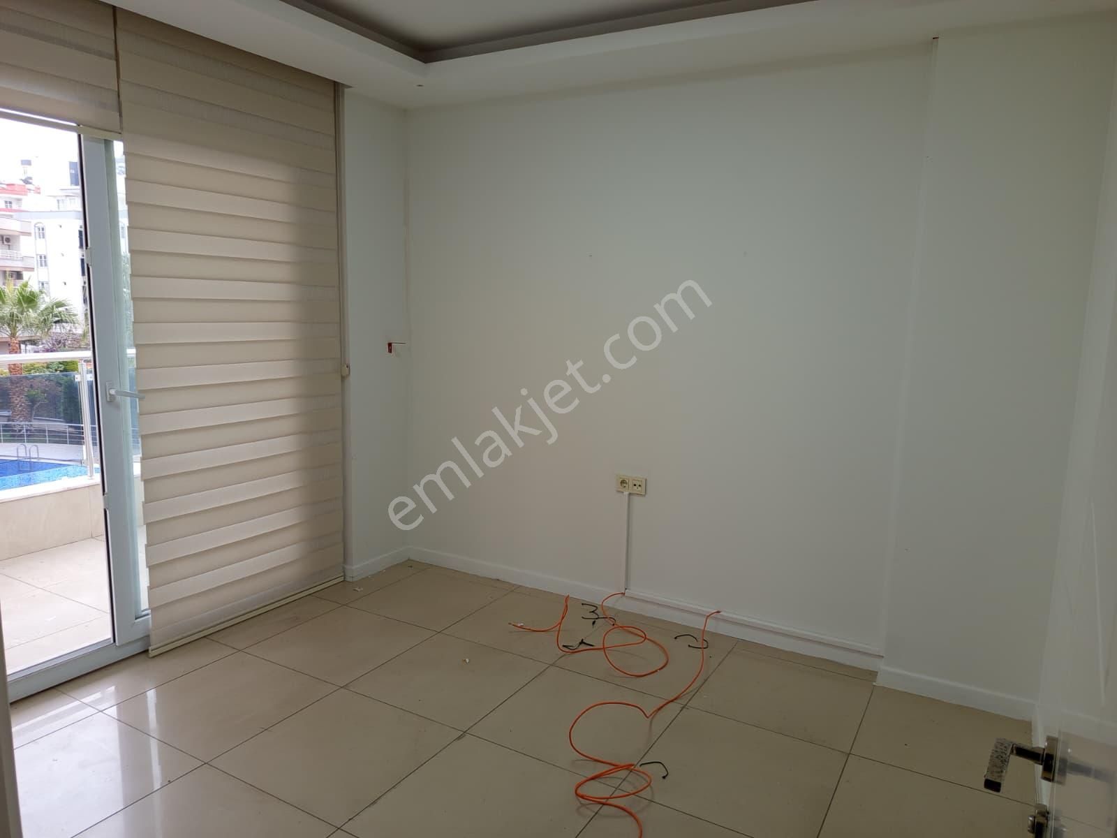 Bm"den Forum Avm'ye Yakın Müstakil Teraslı 2+1 Kiralık Ofis - Görsel 10
